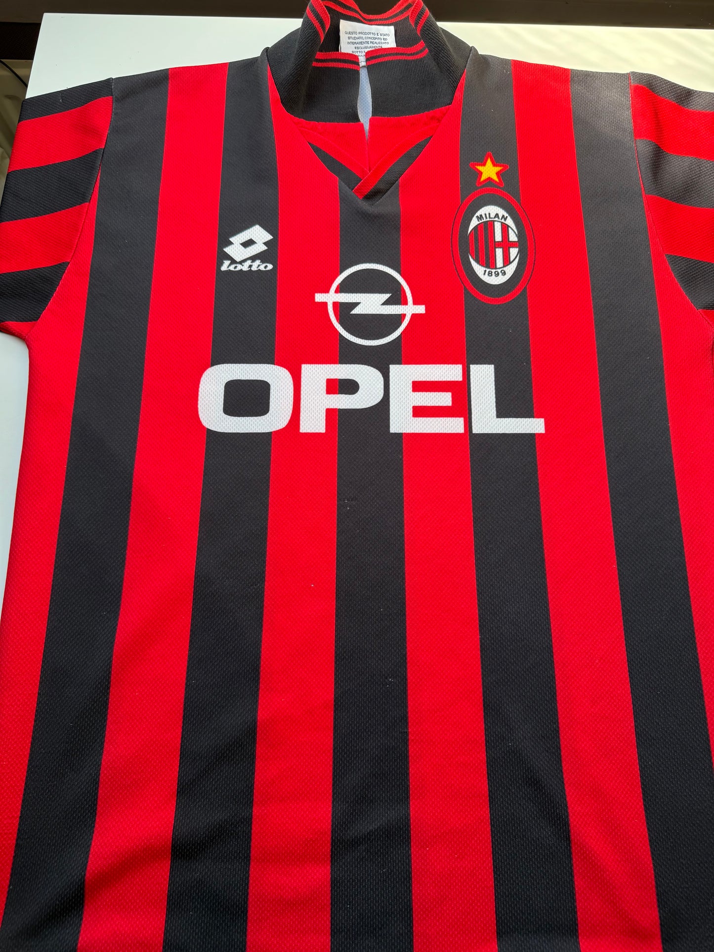 AC Milan 1996/1997 Home Shirt (L)