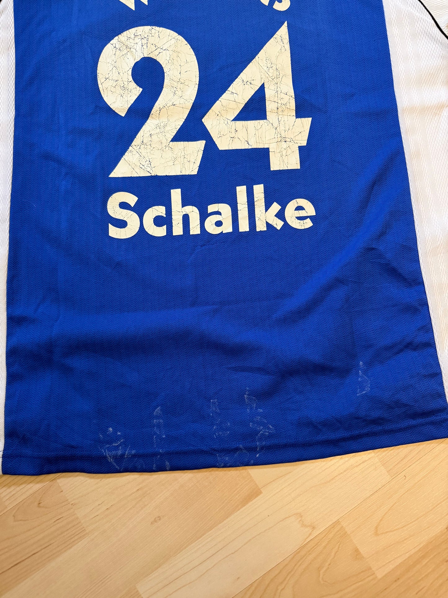 Schalke 04 1998/1999 Home Shirt (#24 Wilmots) (XL)