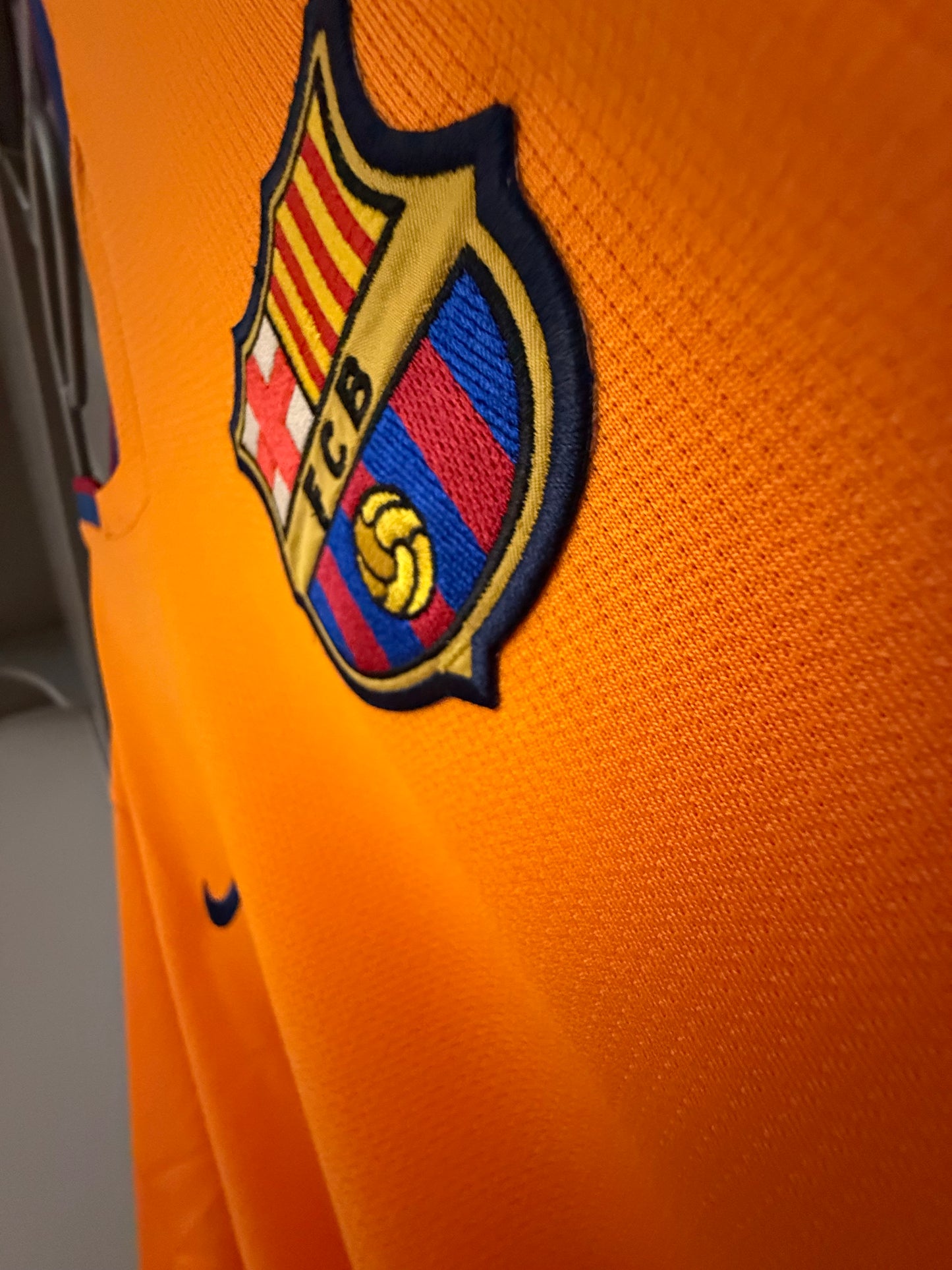FC Barcelona 2006-07 Away Shirt (#10 Ronaldinho) (L)