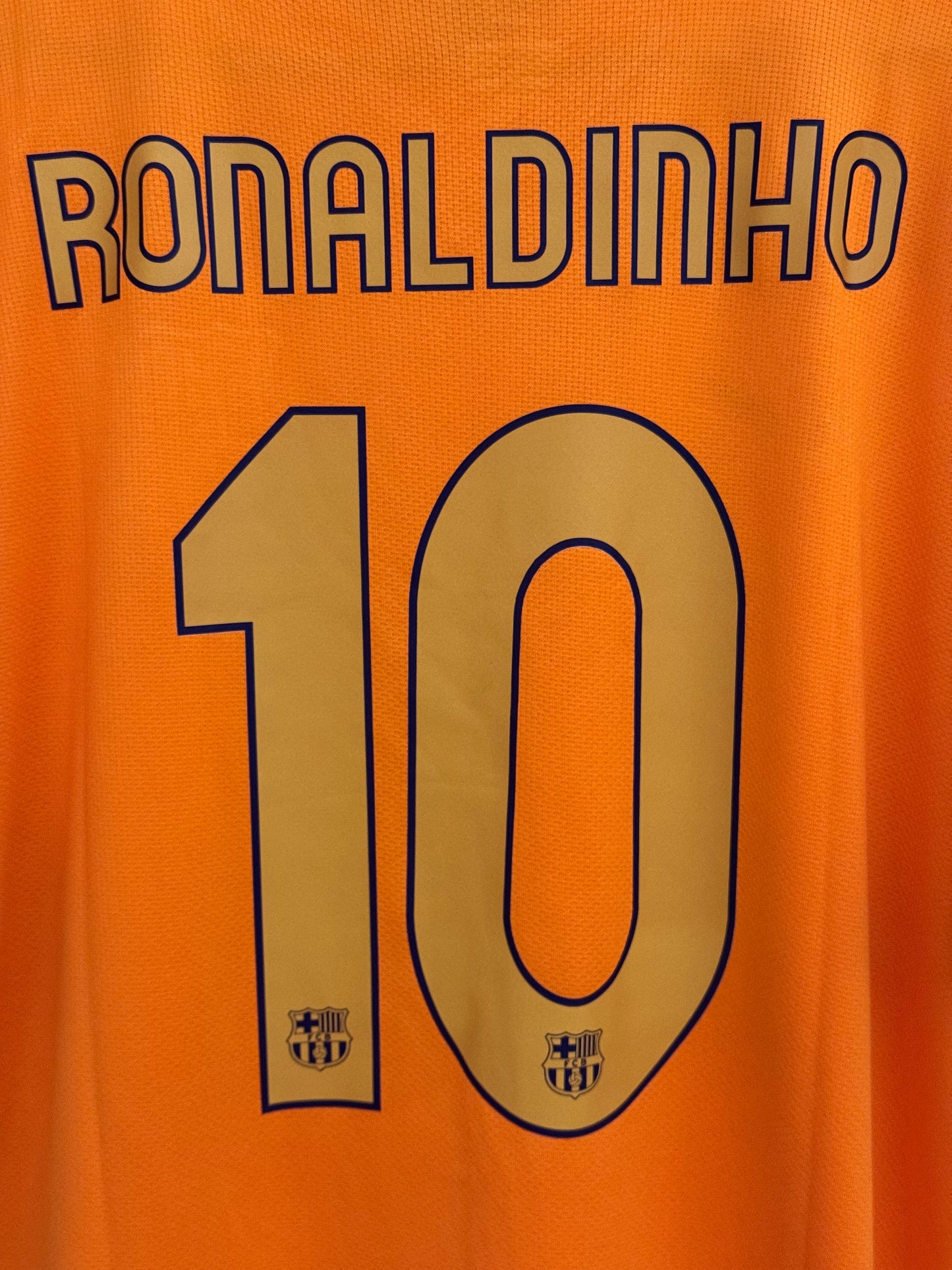 FC Barcelona 2006-07 Away Shirt (#10 Ronaldinho) (L)