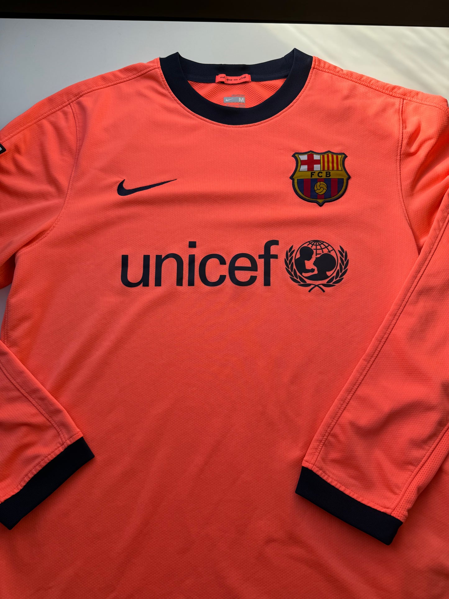 Barcelona 2009/2011 Away Shirt Longsleeve (M)