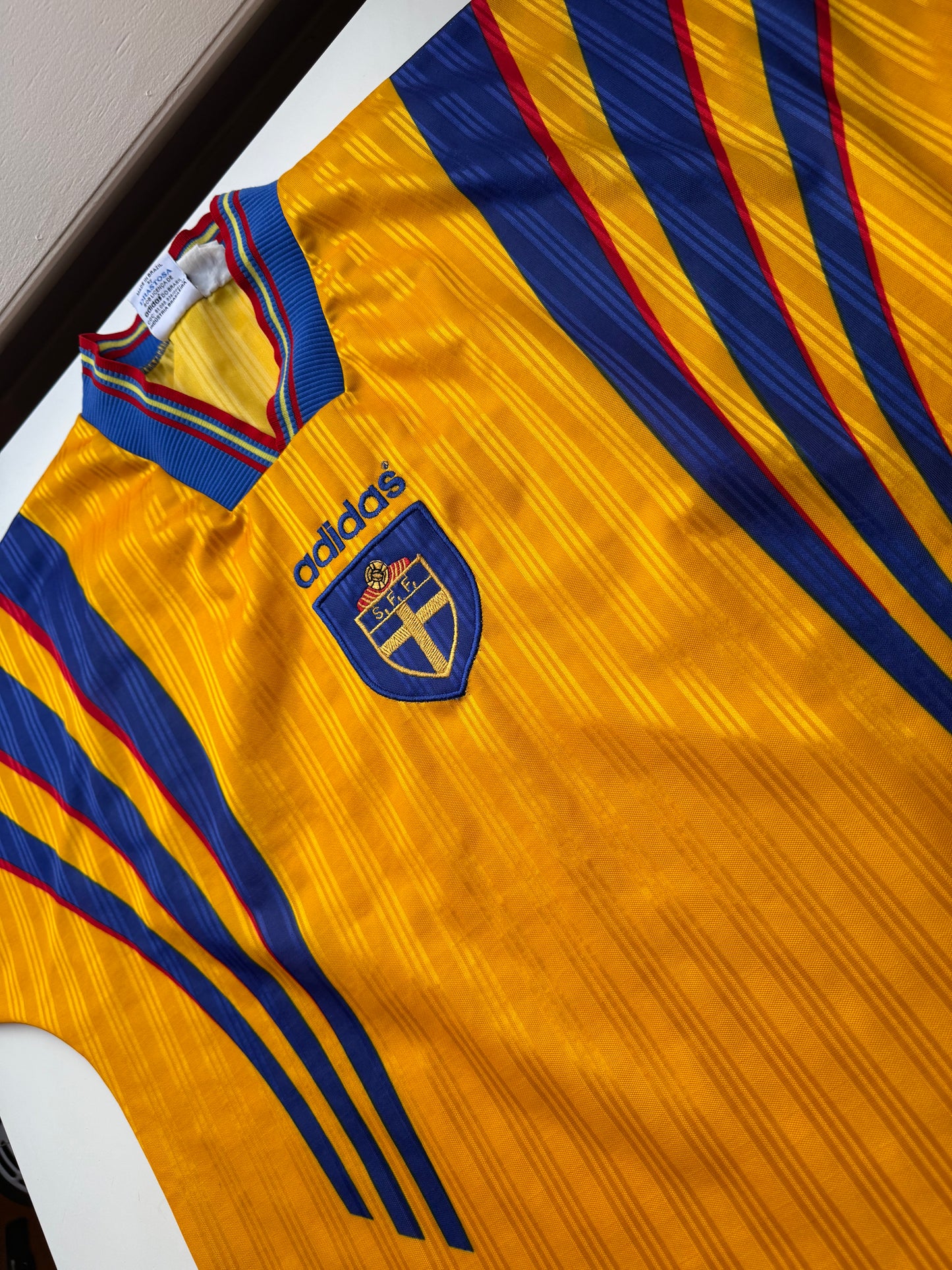 Sweden 1996/1998 Home Shirt (L)