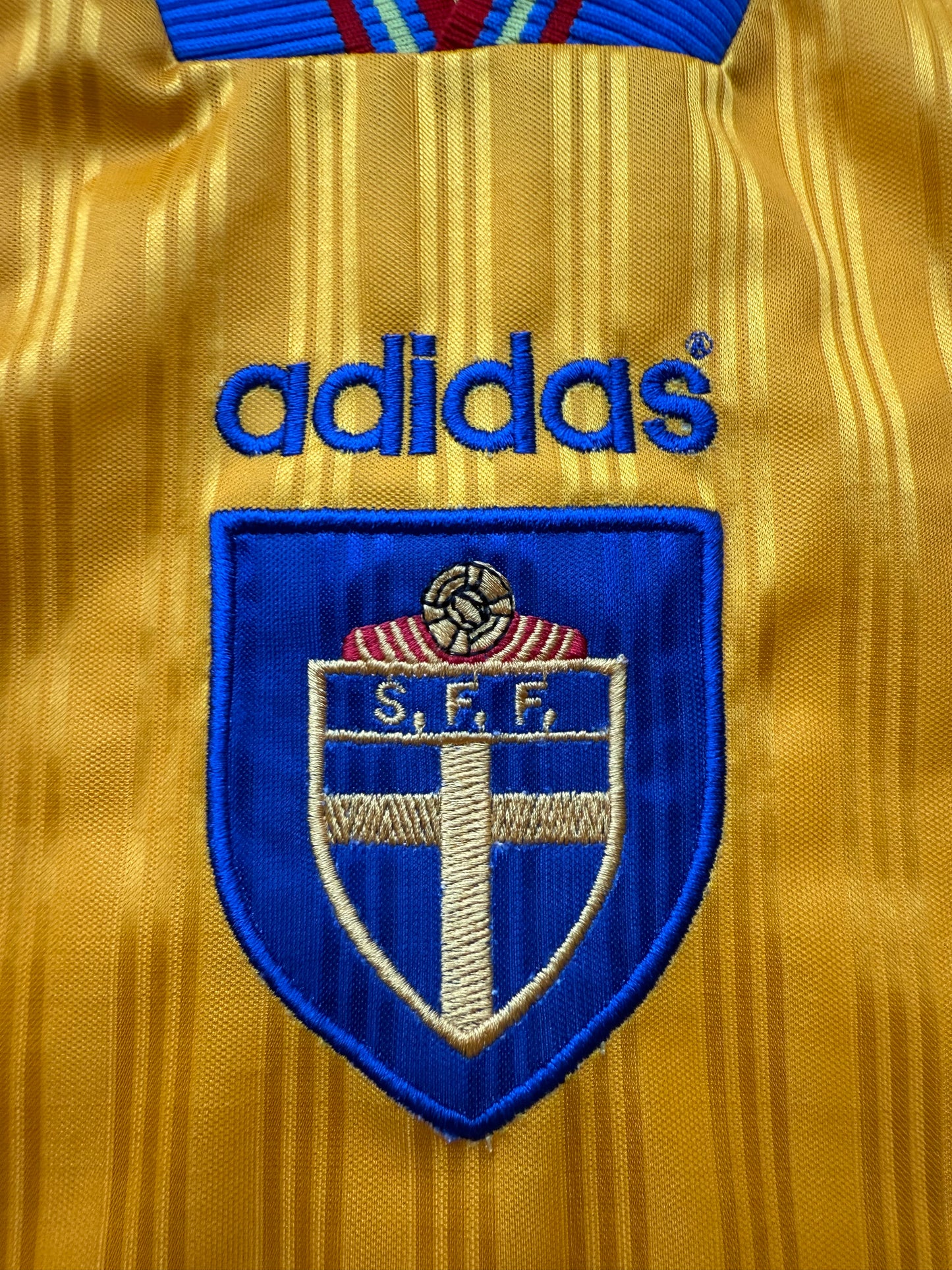 Sweden 1996/1998 Home Shirt (L)