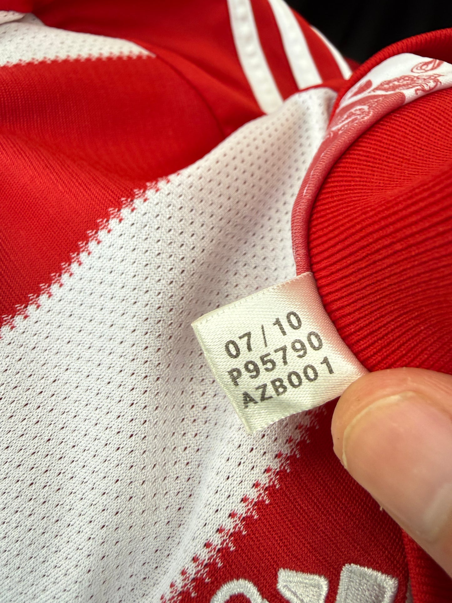 Bayern München 2010/2011 Home Shirt (#10 Robben) (M)