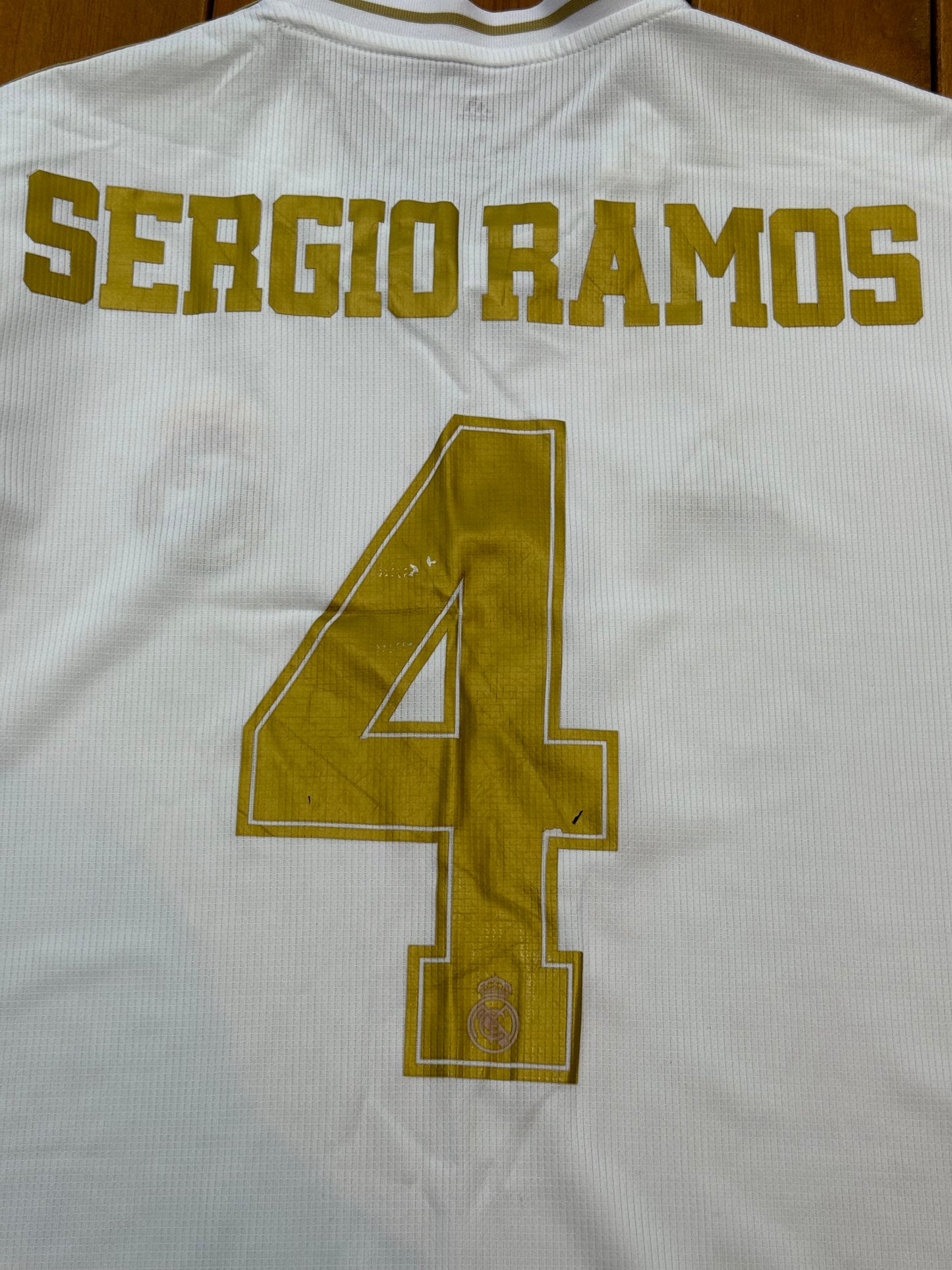 Real Madrid 2019/2020 Home Shirt (#4 Ramos) (M)