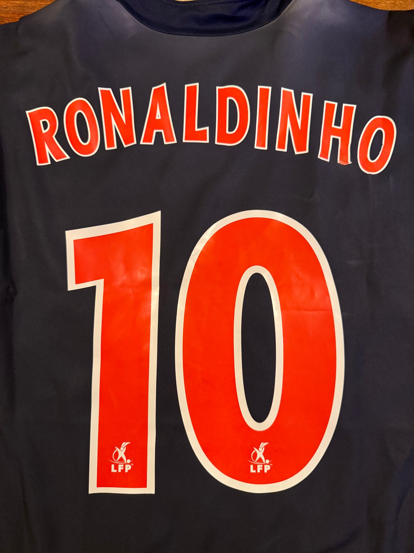 PSG 2002/2003 Home Shirt (#10 Ronaldinho) (XL)