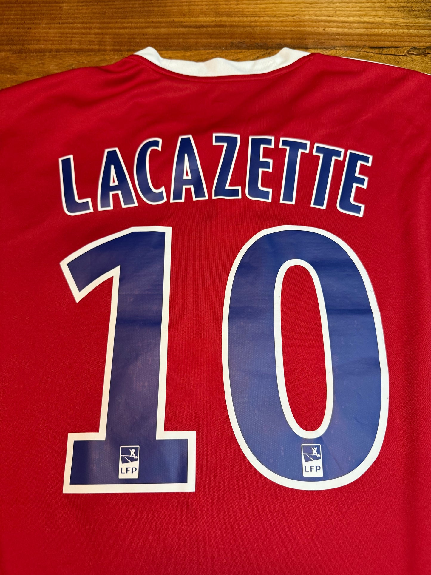 Olympique Lyon 2015/2016 Away Shirt (#10 Lacazette) (L)