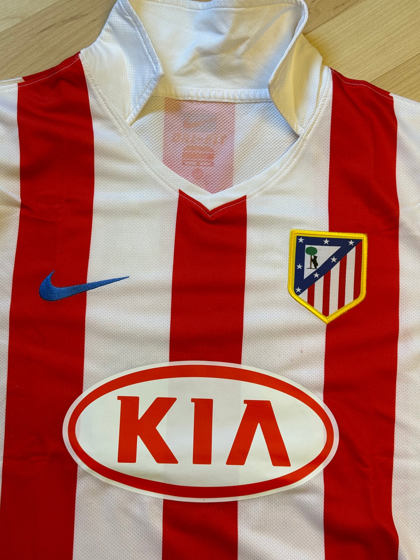 Atletico Madrid 2010/2011 Home Shirt (#7 Forlan) (M)