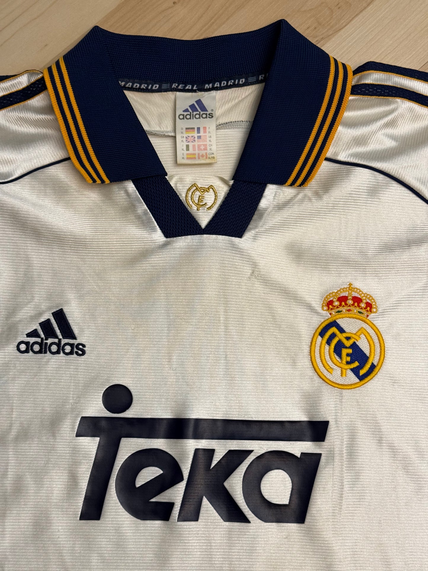 Real Madrid 1999/2000 Home Shirt (XL)