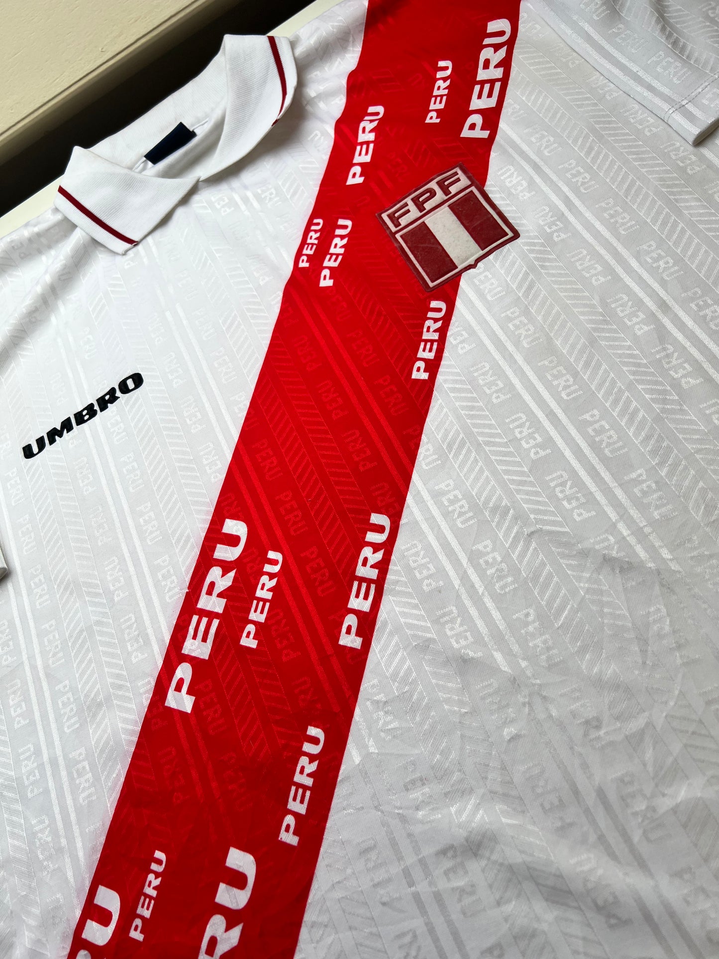 Peru 1996 Home Shirt (L)