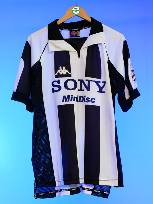 Juventus 1997/1998 Home Shirt (L)