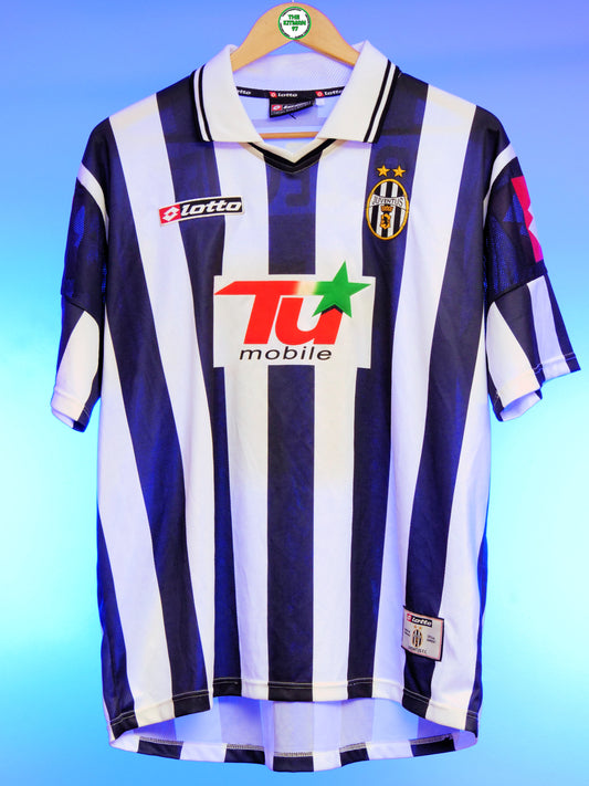 Juventus 2001/2002 Home UCL Shirt (#17 Trezeguet) (L)