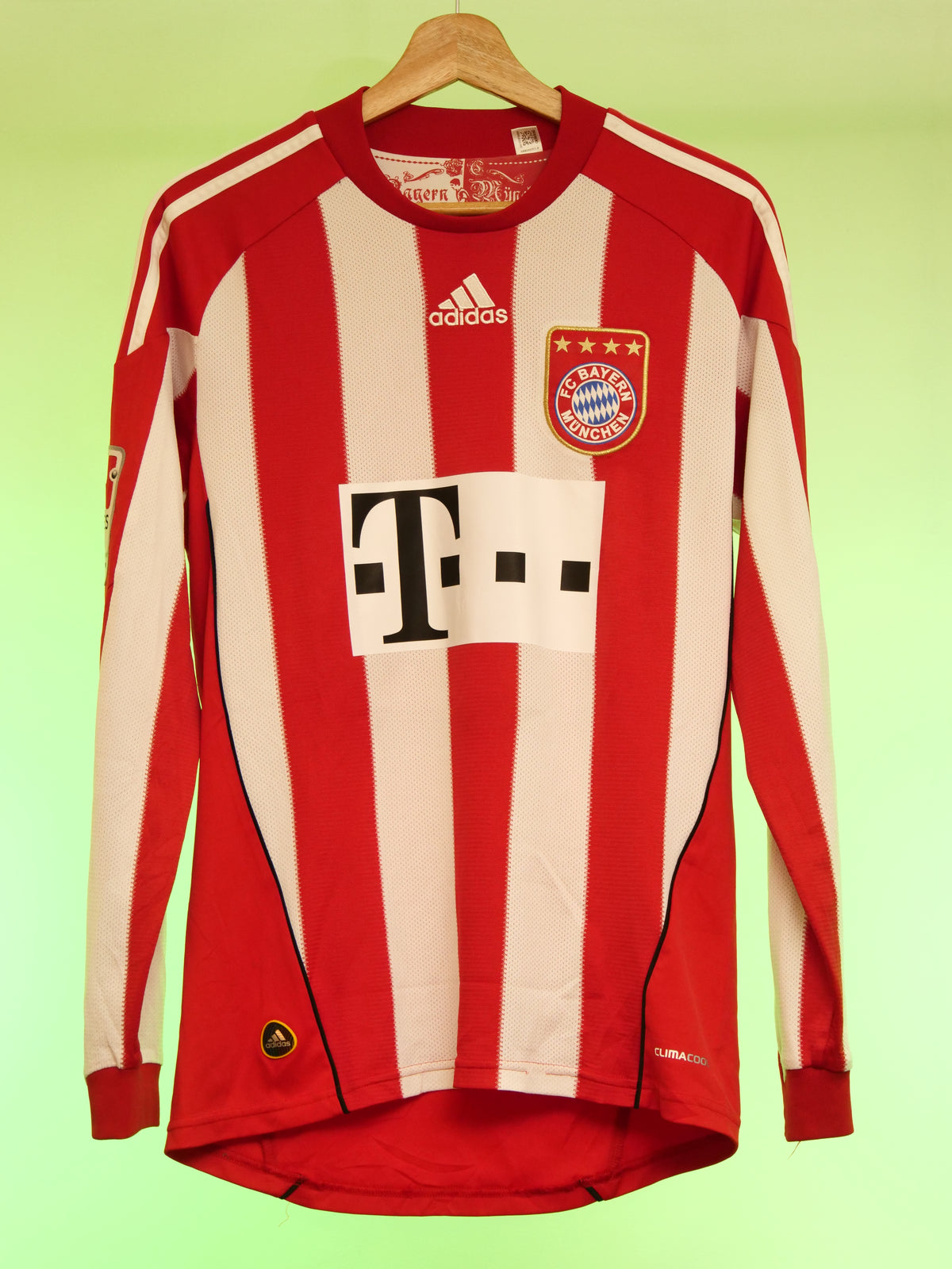 Bayern München 2010/2011 Home Shirt Longsleeve (#10 Robben) (S/M)