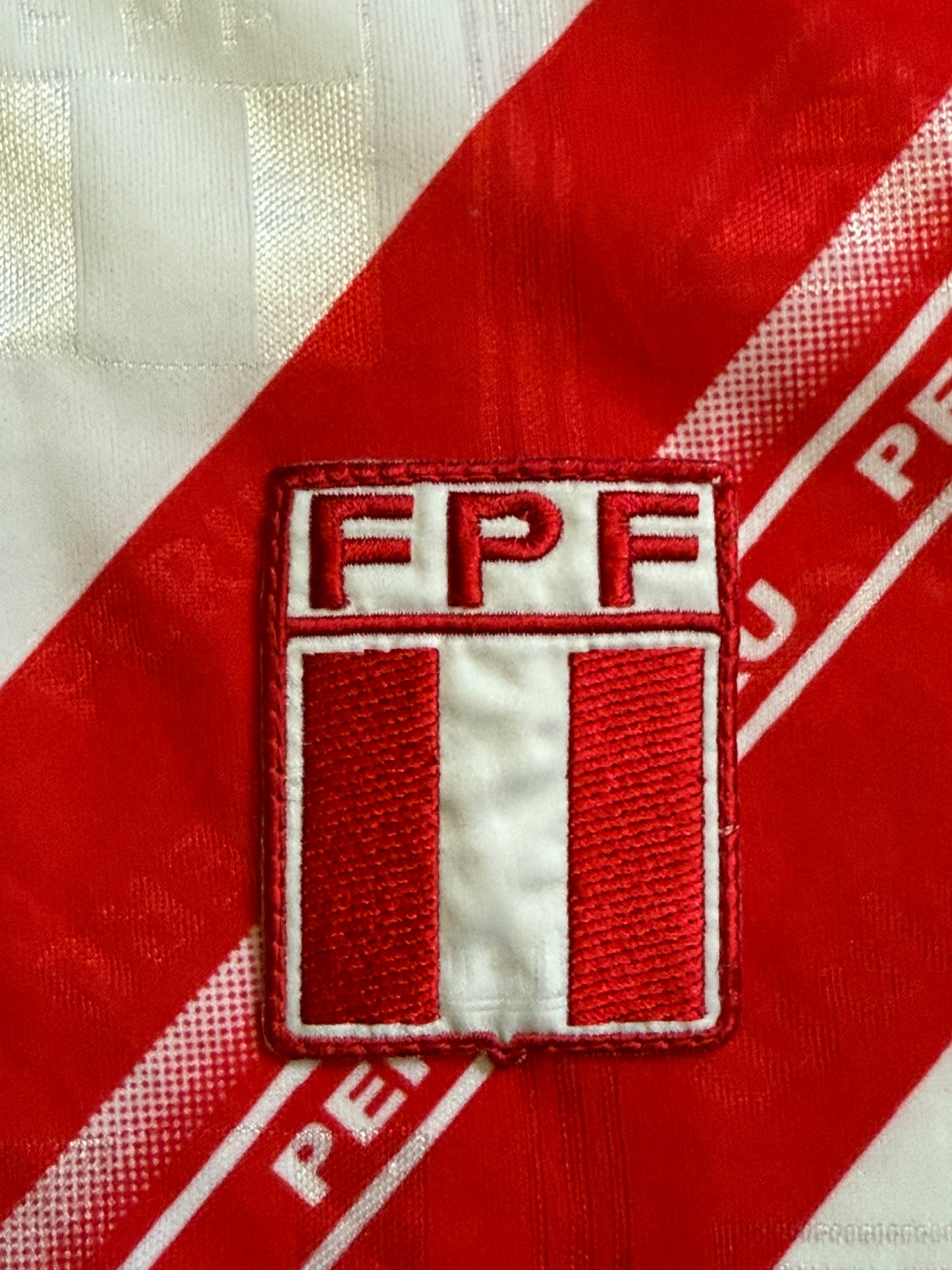 Peru 2000/2001 Home Shirt (L)