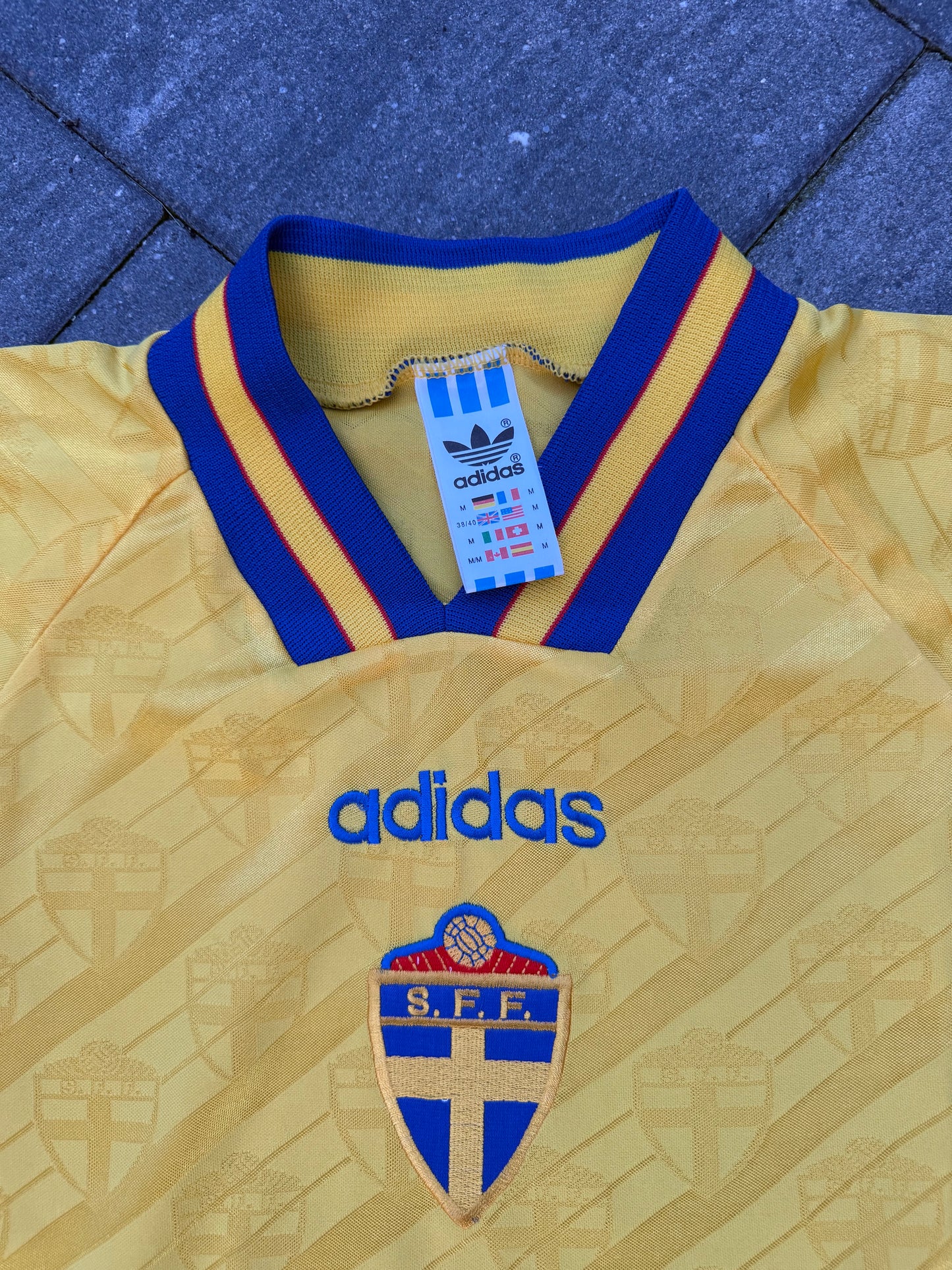 Sweden 1994/1996 Home Shirt (M)