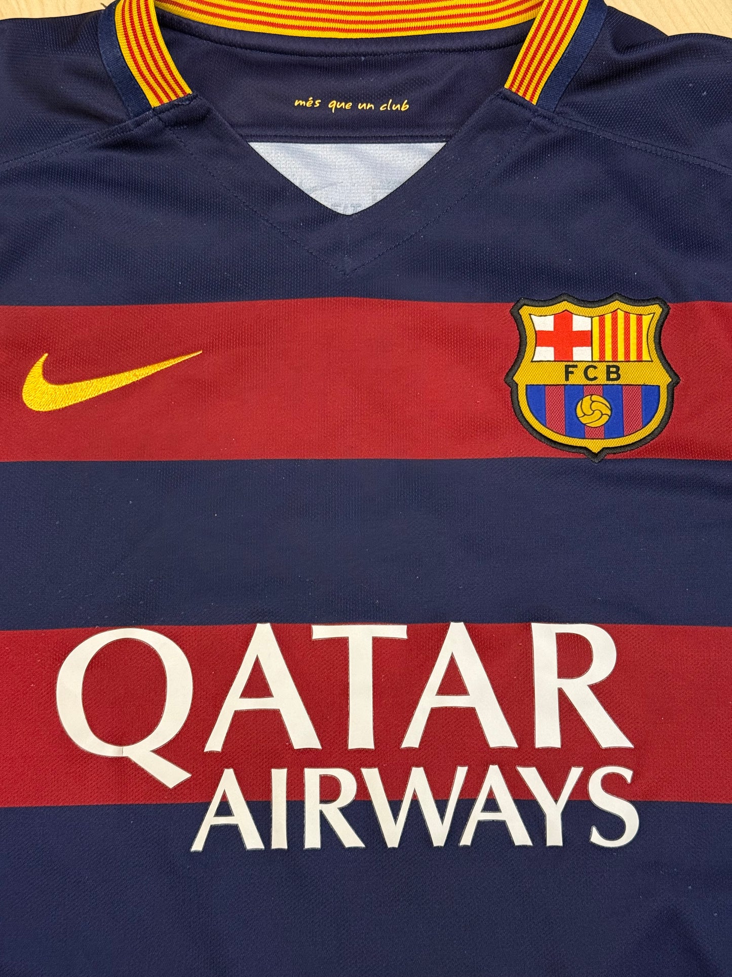 Barcelona 2015/2016 Home Shirt (#10 Messi) (M)