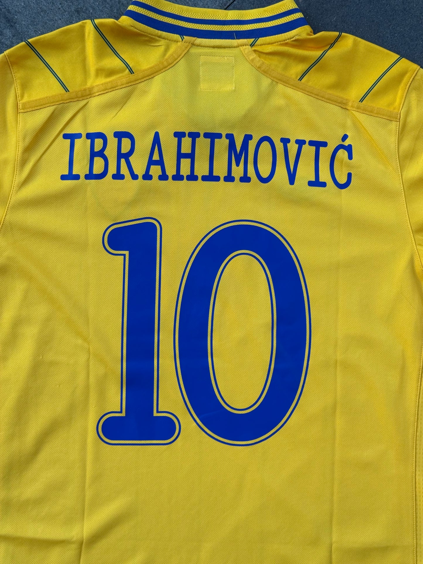 Sweden 2012/2013 Home Shirt (#10 Ibrahimovic) (L)