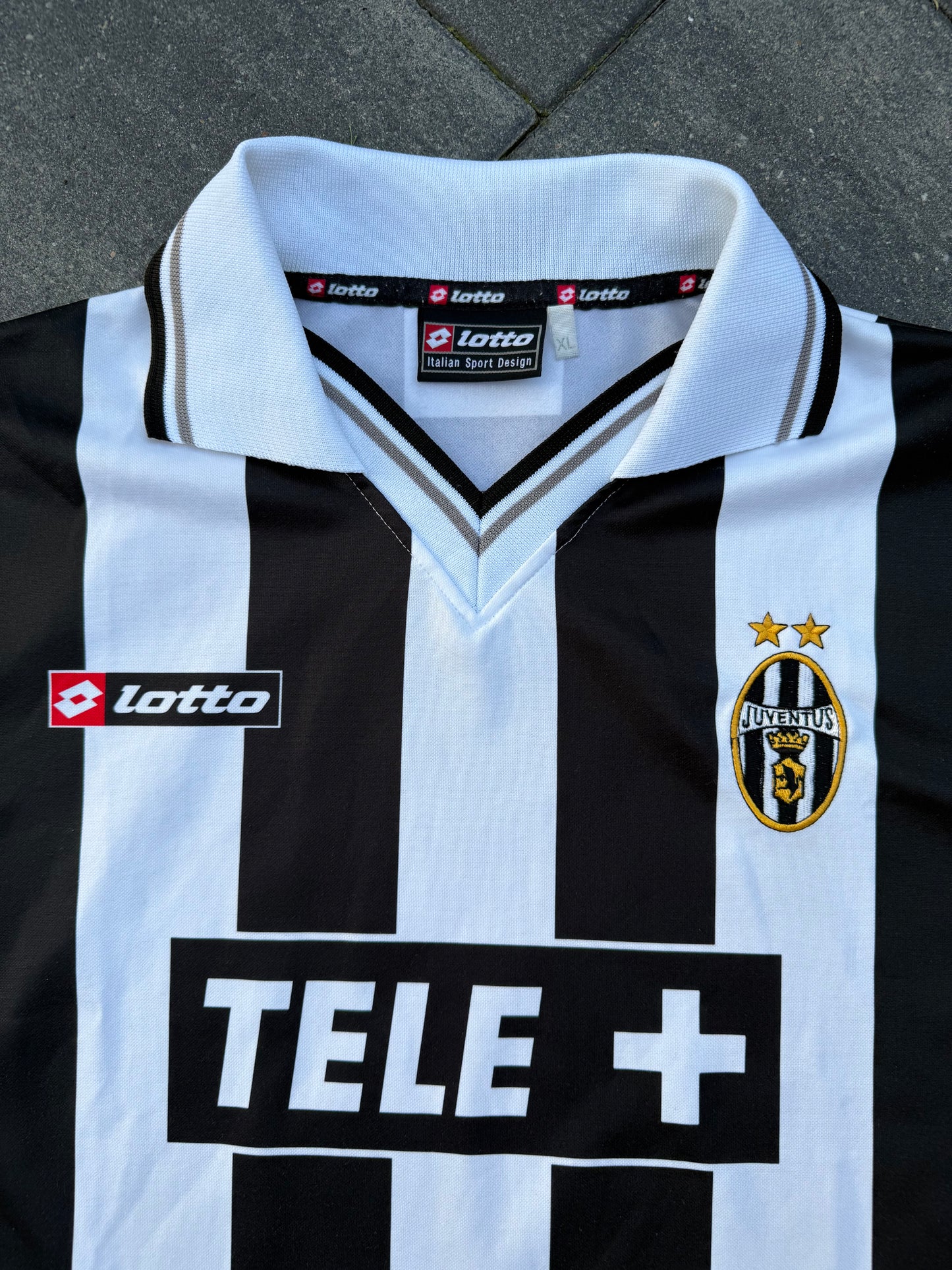 Juventus 2000/2001 Home Shirt (XL)