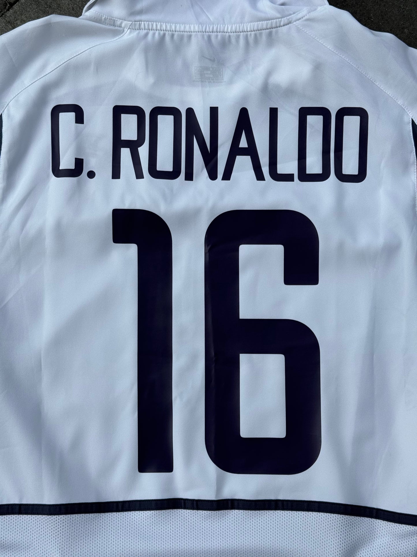 Portugal 2002/2004 Away Shirt (#16 Ronaldo) (M)