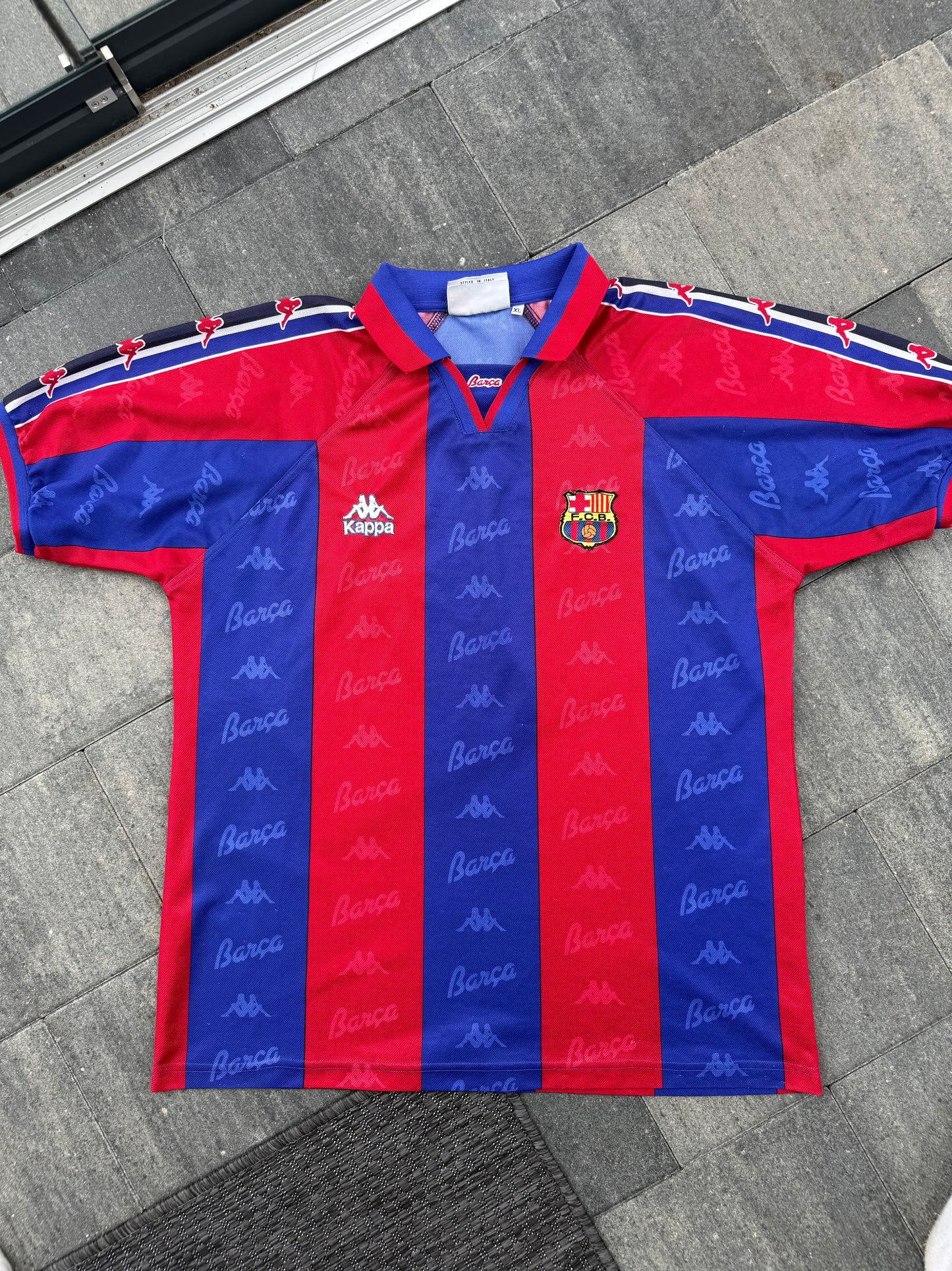 Barcelona 1995/1997 Home Shirt (XL)