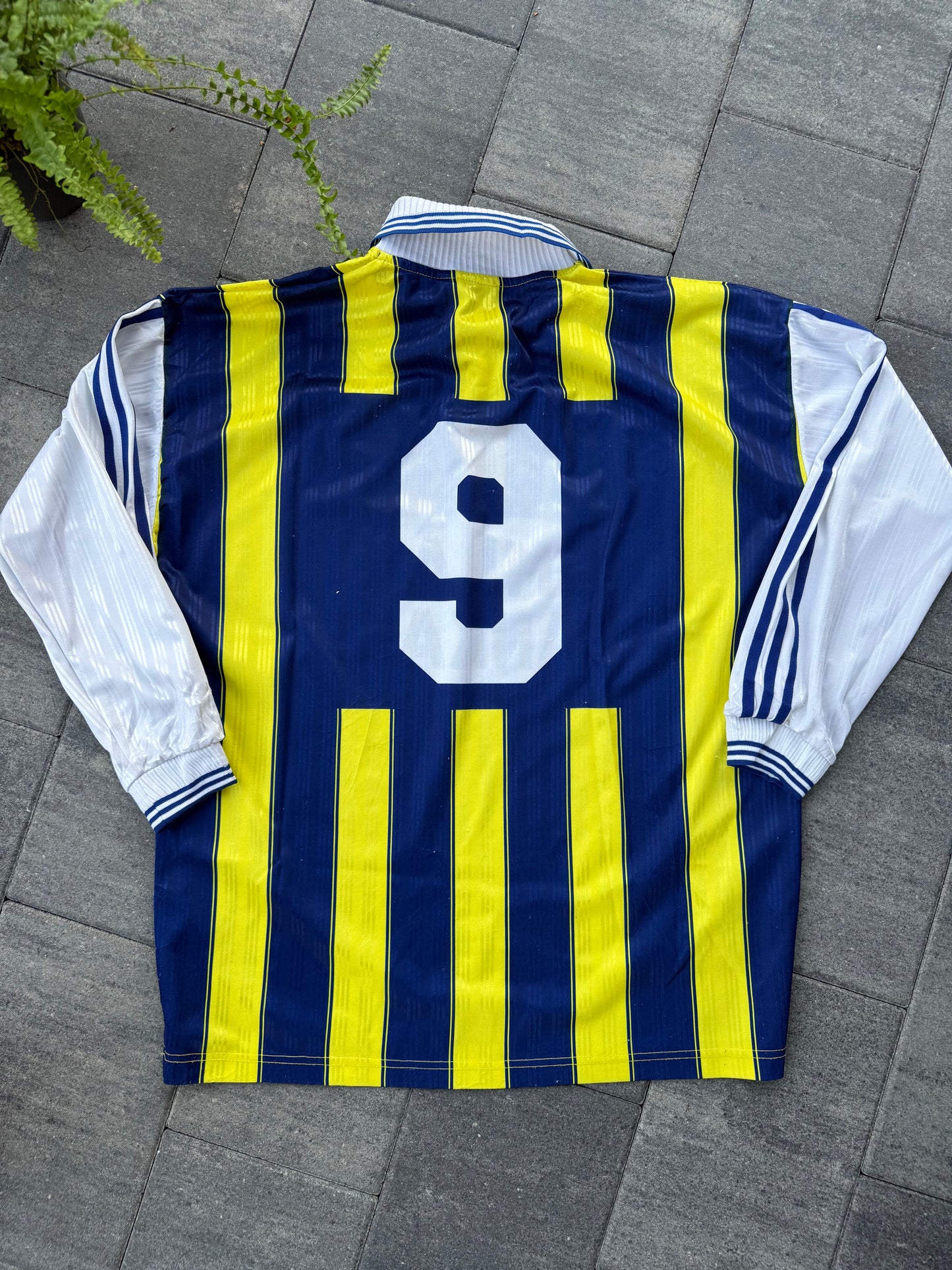 Fenerbahçe 1997/1998 Matchworn Home Shirt (#9) (XL)