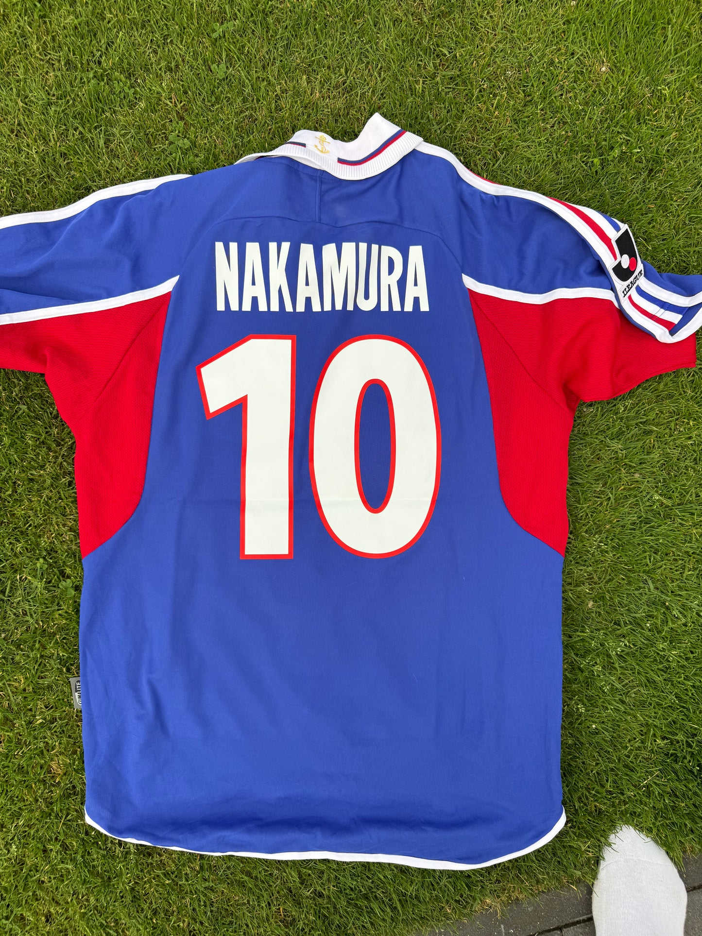 Yokohama Marinos 2001 Home Shirt BNWT (#10 Nakamura) (M/L)