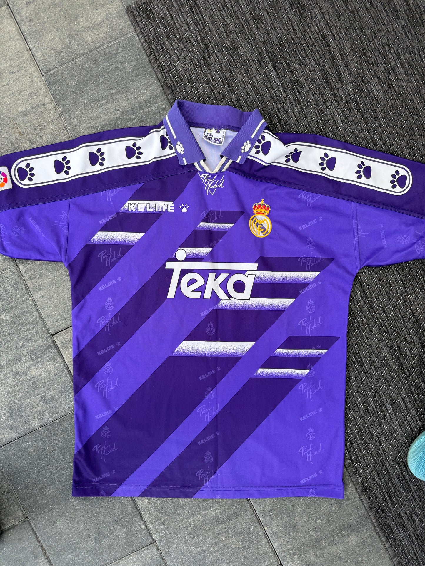 Real Madrid 1994/1996 Away Shirt (M)