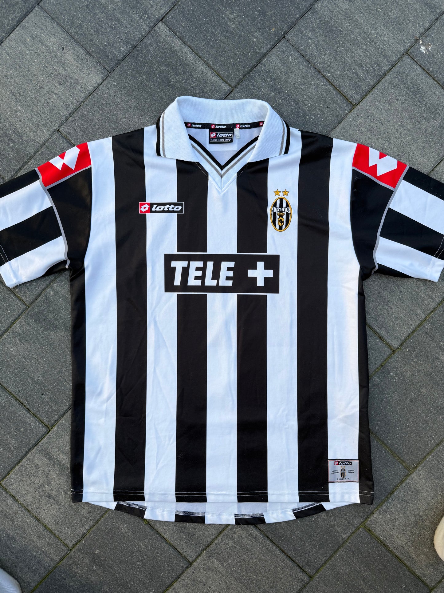 Juventus 2000/2001 Home Shirt (XL)