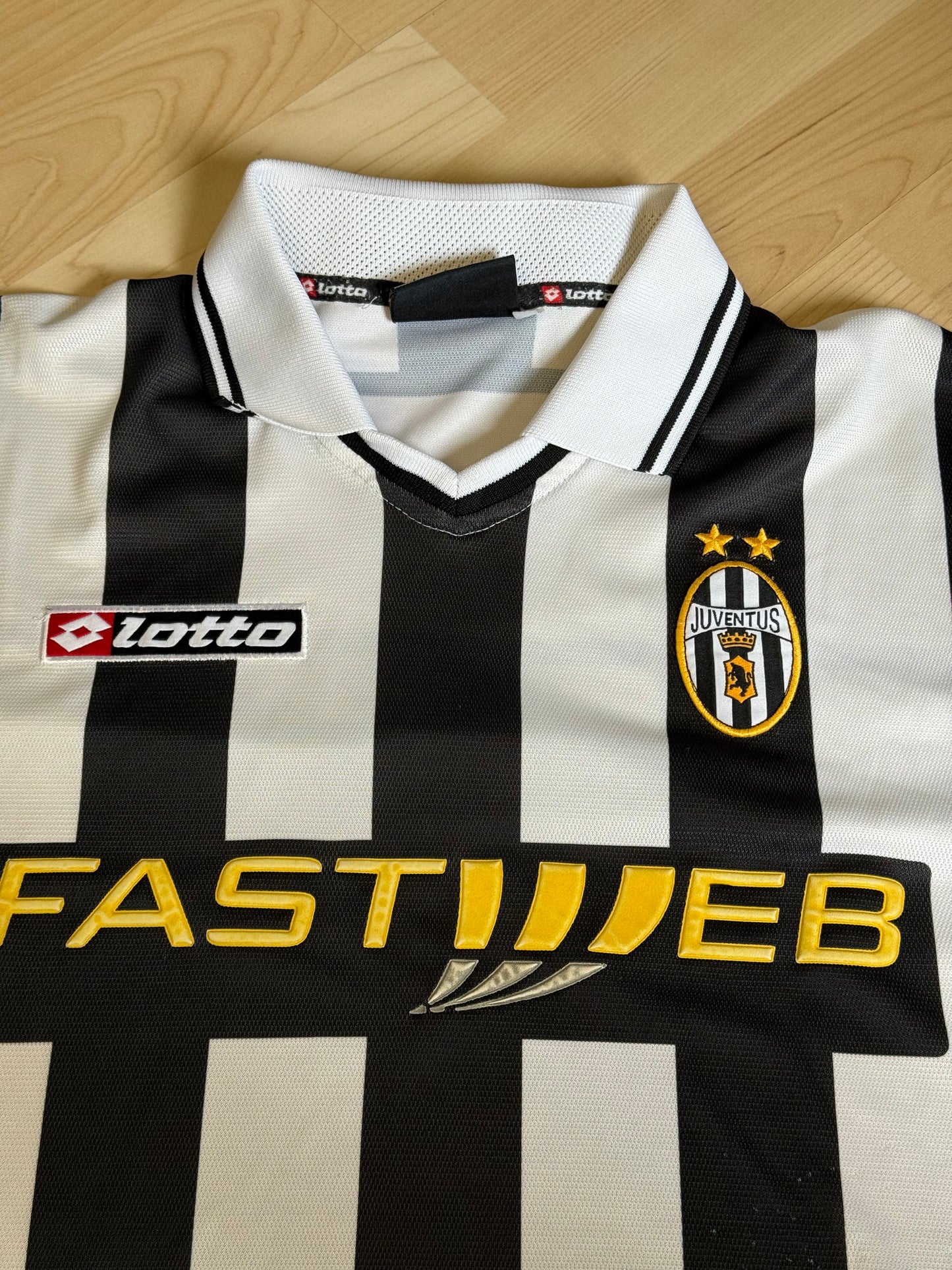 Juventus 2001/2002 Home Shirt (L)