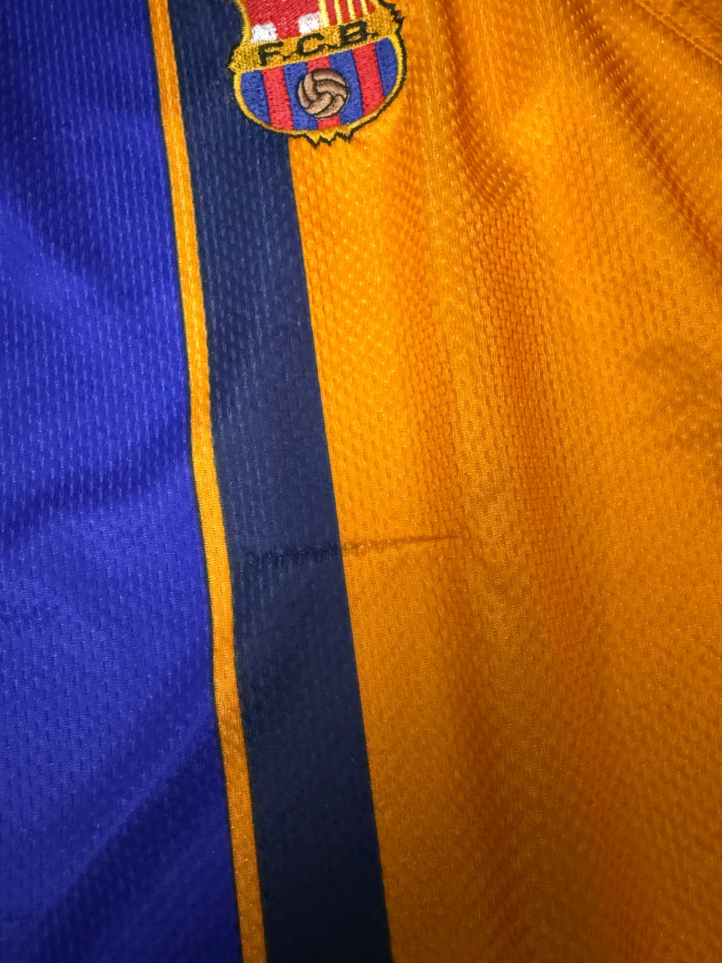 FC Barcelona 1997/1998 Away Shirt (XL)
