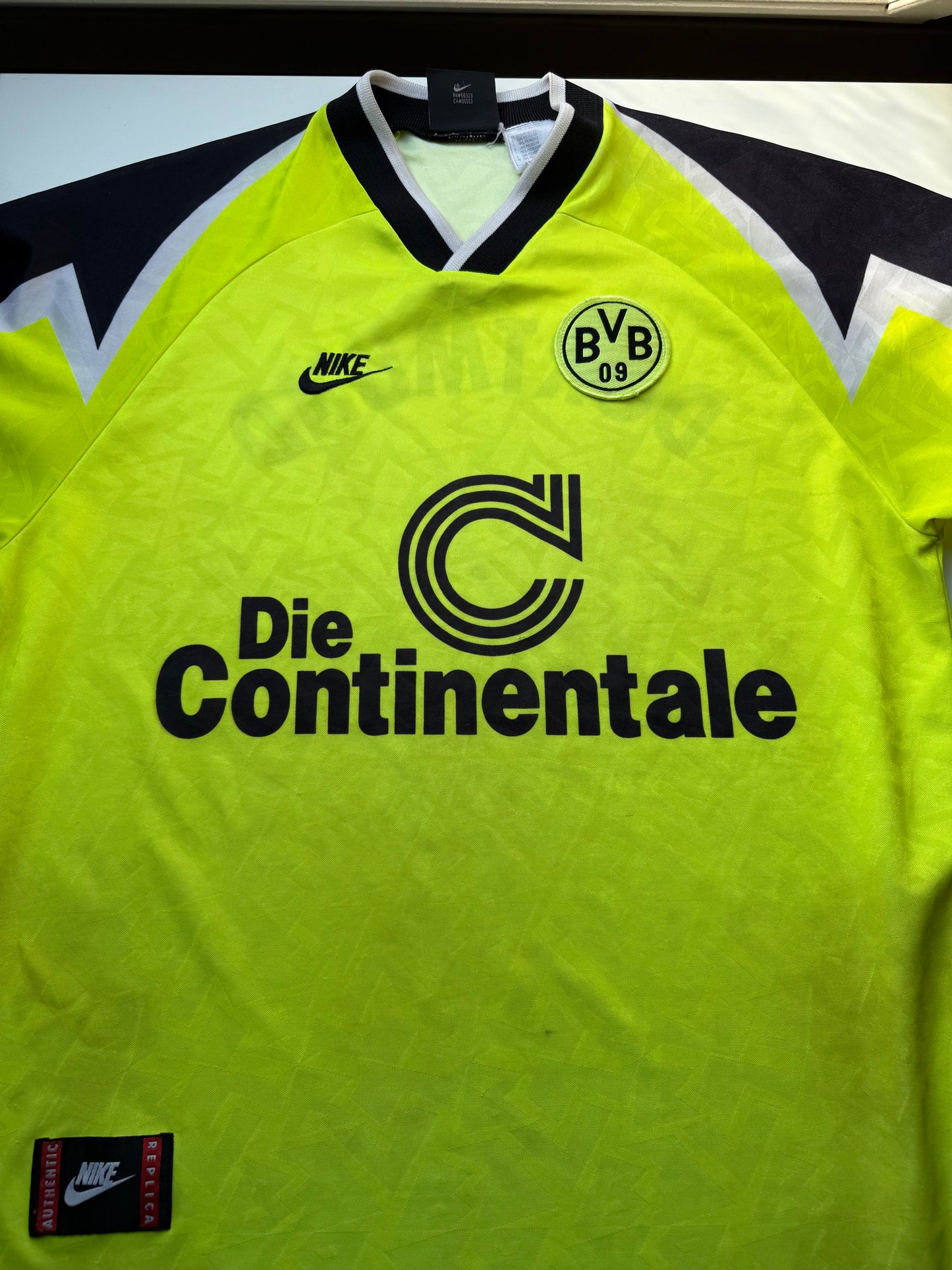 Dortmund 1995/1996 Home Shirt Longsleeve (L)