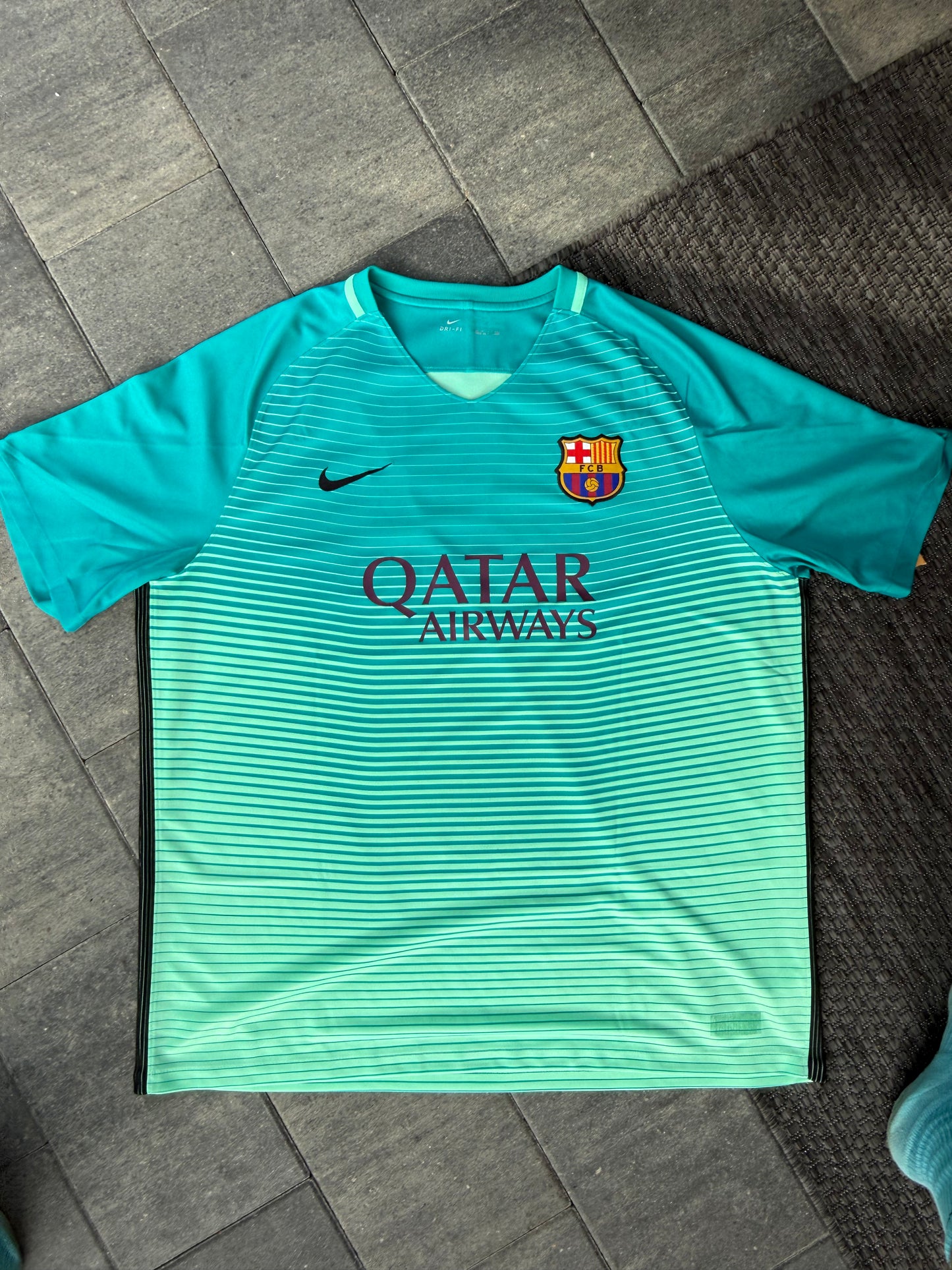 Barcelona 2016/2017 Third Shirt (XXL)