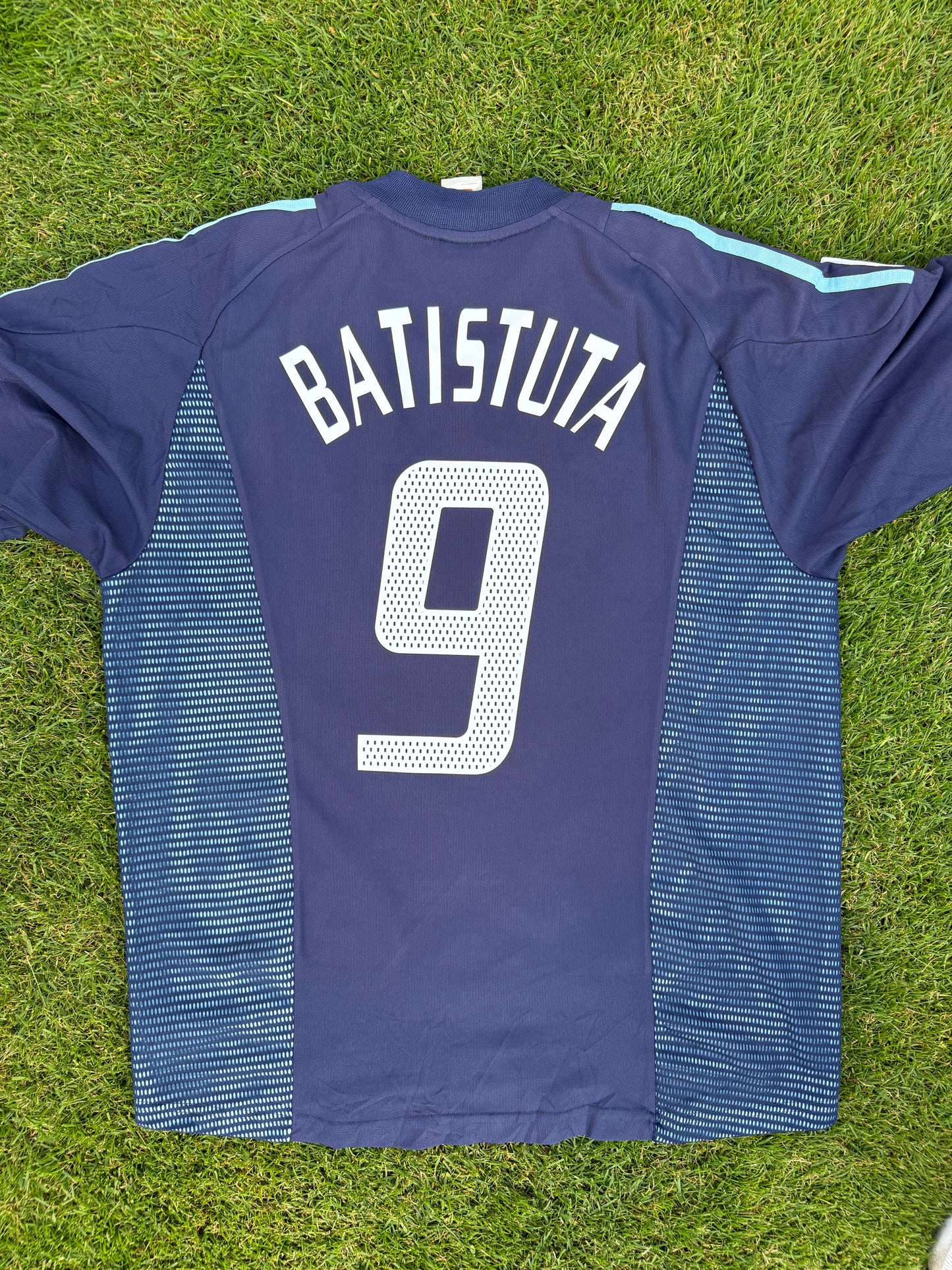 Argentina 2002/2004 Away Shirt (#9 Batistuta) (M)