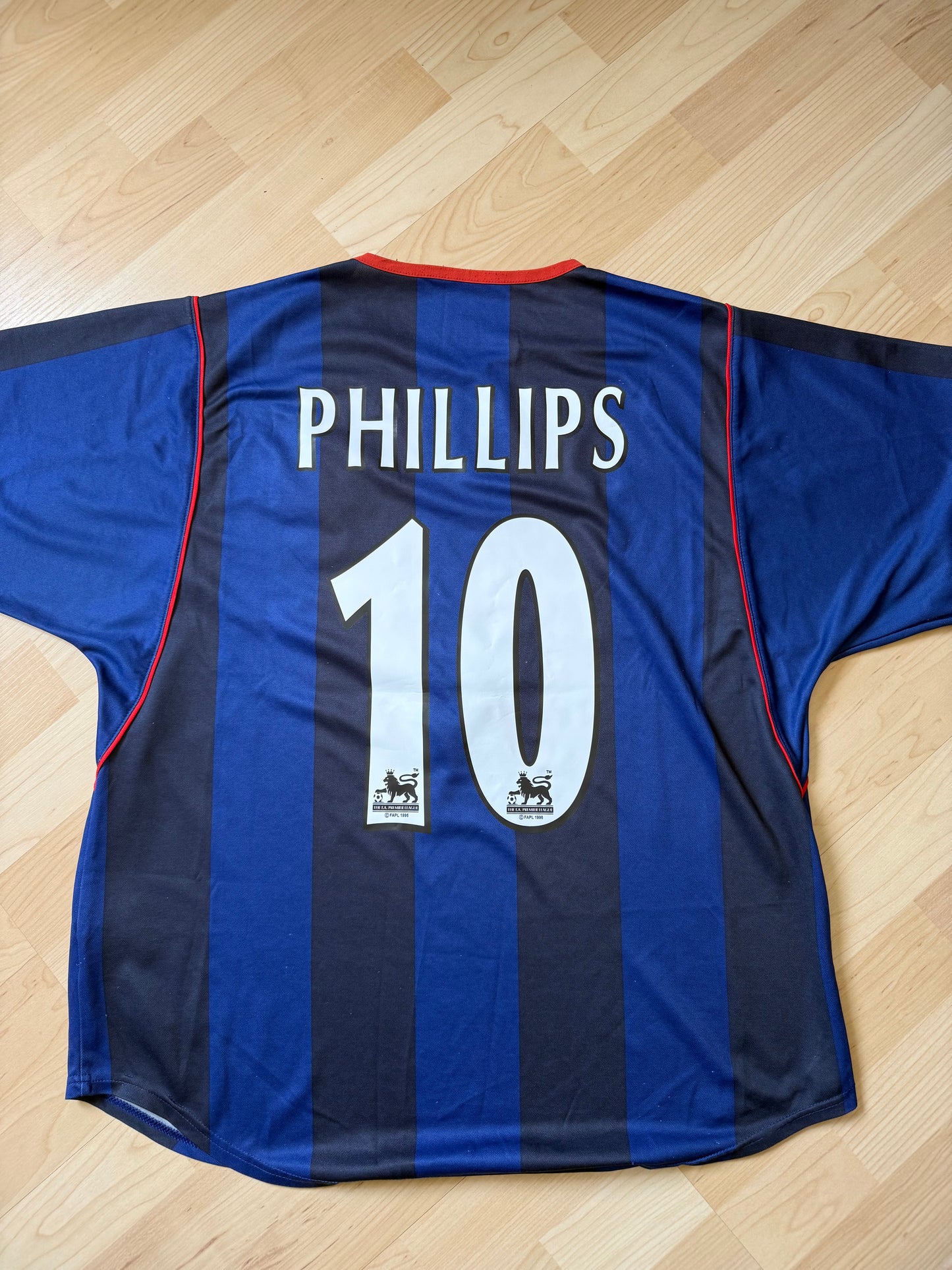 Sunderland 2001/2002 Away Shirt (#10 Phillips) (L)