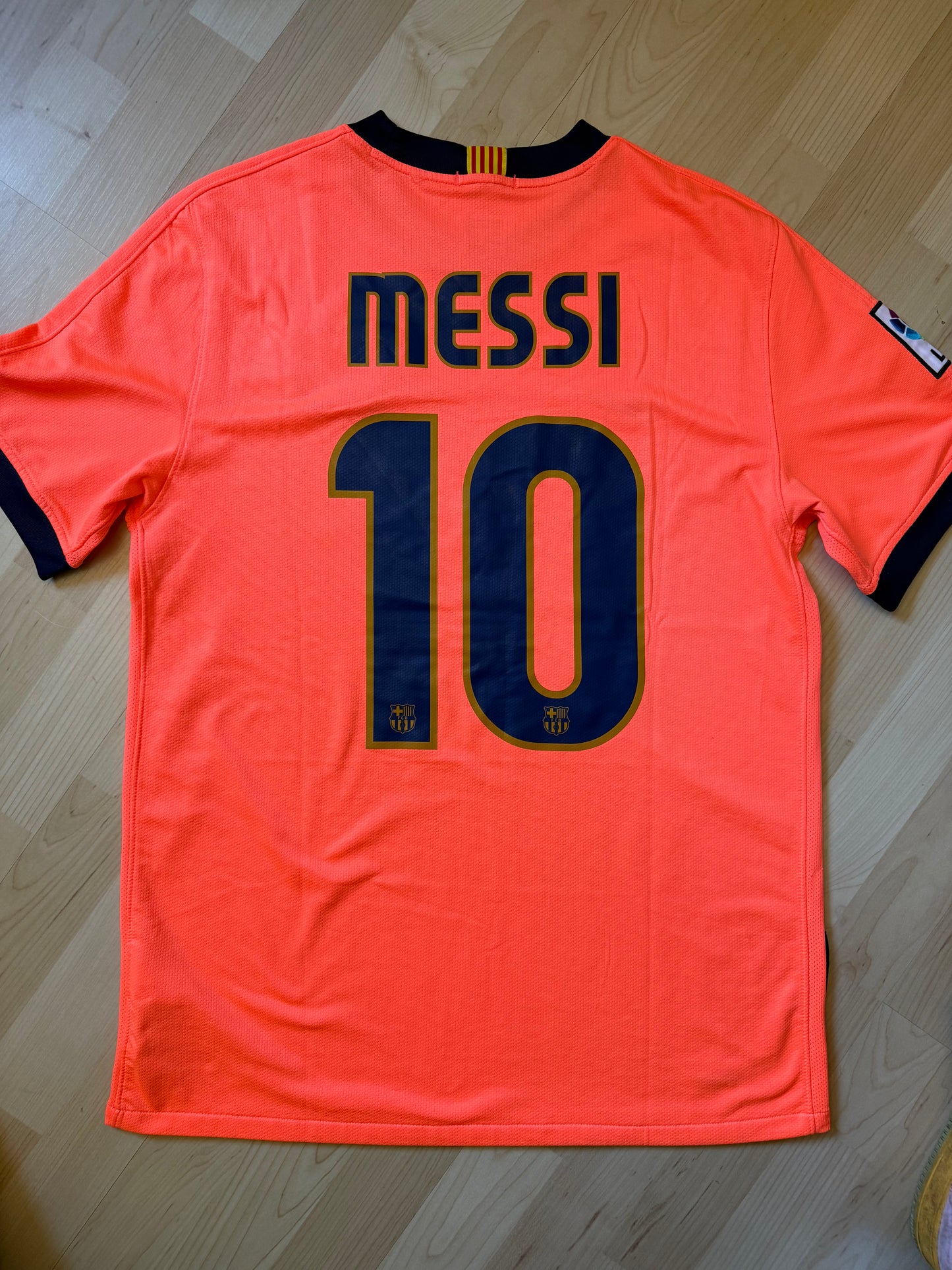 Barcelona 2009/2010 Away Shirt (#10 Messi) (M)