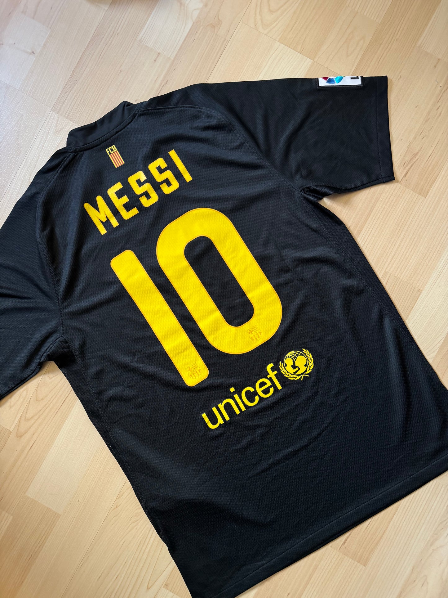 Barcelona 2011/2012 Away Shirt (#10 Messi) (M)