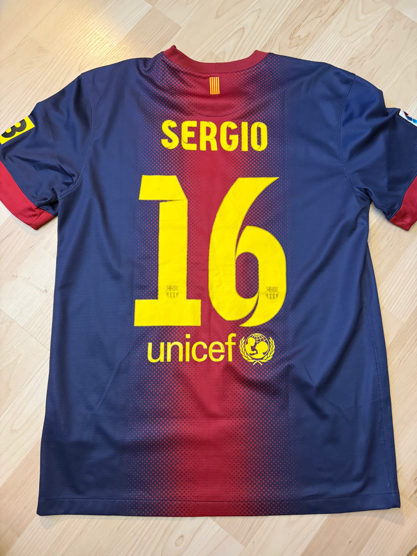 Barcelona 2012/2013 Home Shirt (#16 Busquets) (M)