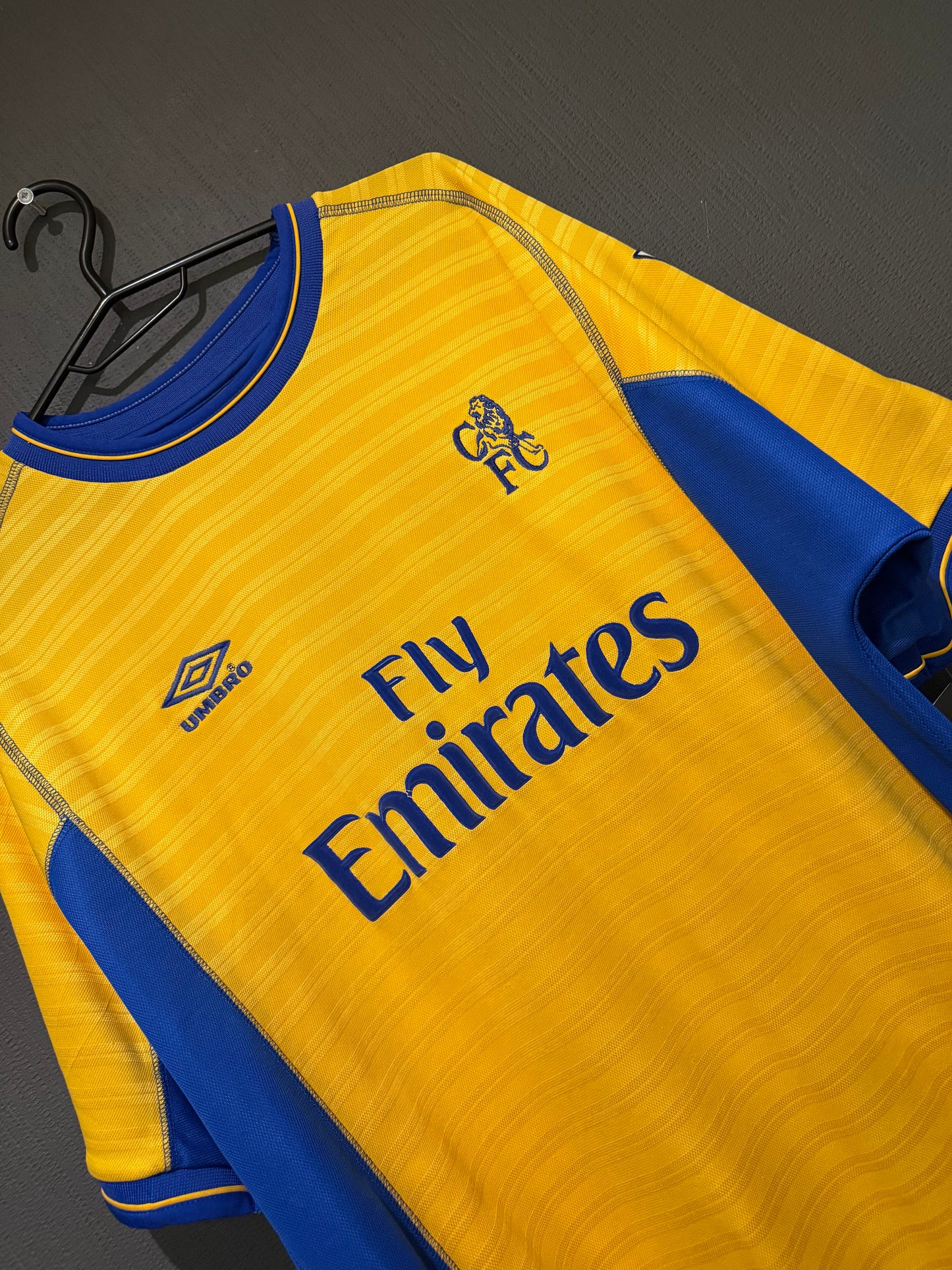 Chelsea 2001/2002 Away Shirt (#22 Gudjohnsen) (L)