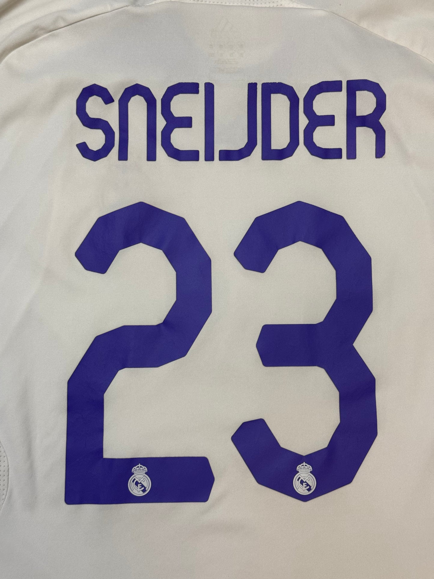 Real Madrid 2007/2008 Home Shirt (#23 Sneijder) (M)