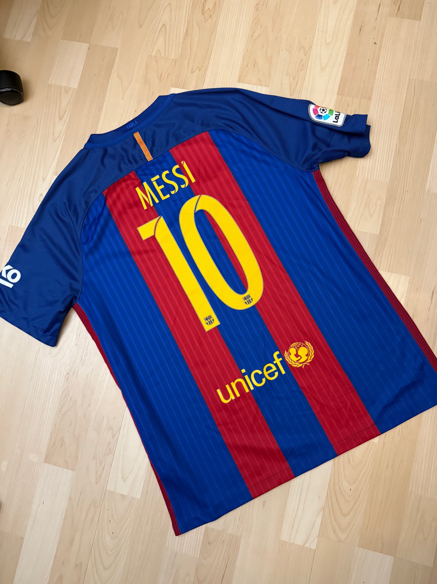 Barcelona 2015/2016 Home Shirt (#10 Messi) (L)