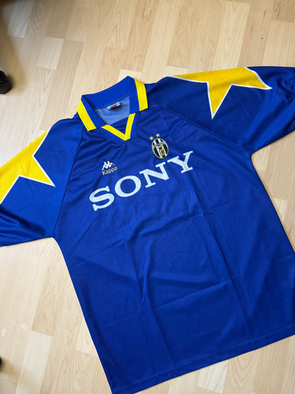 Juventus 1995/1997 Away Shirt (L)