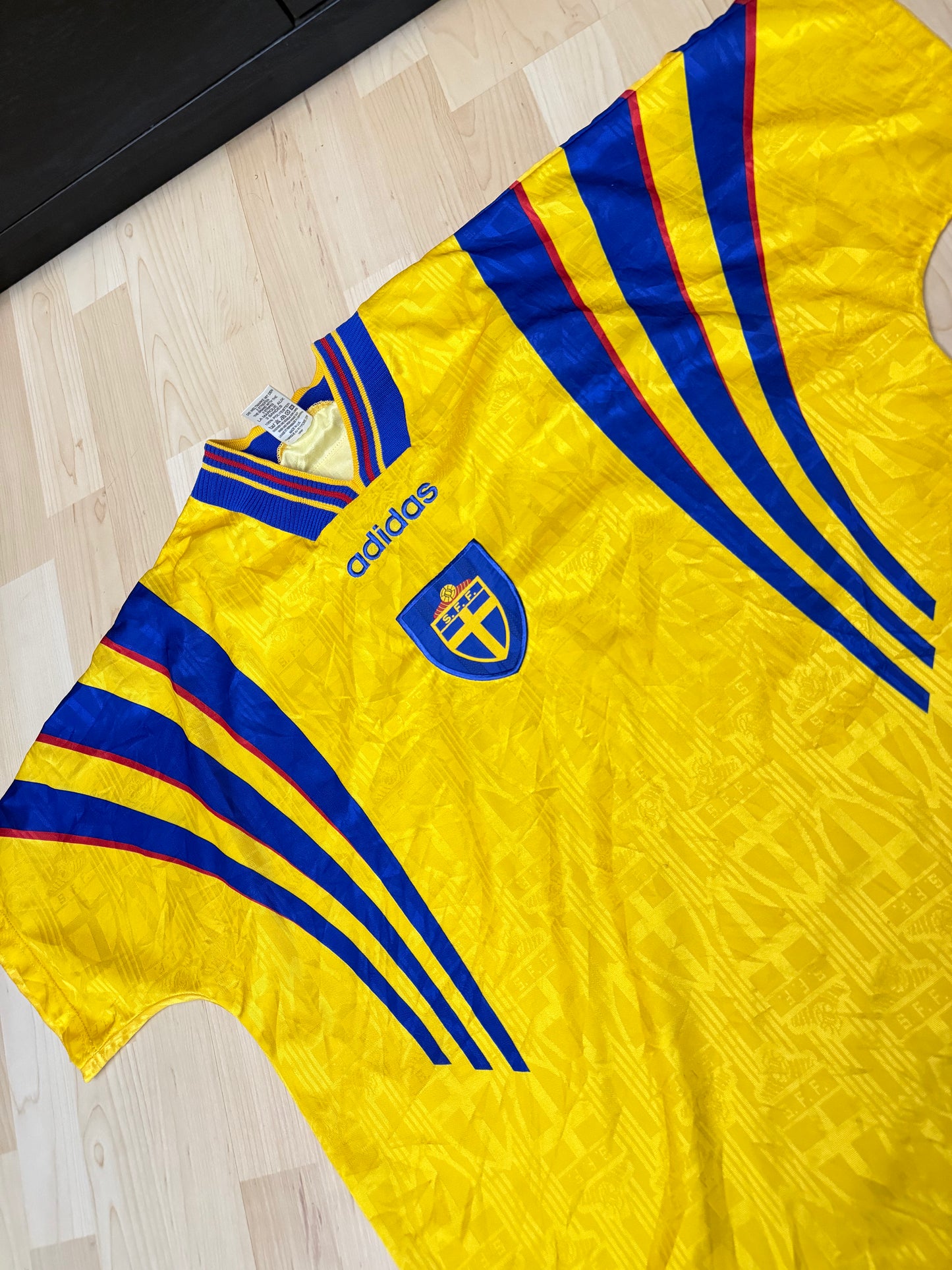 Sweden 1996 Home Shirt (XL)