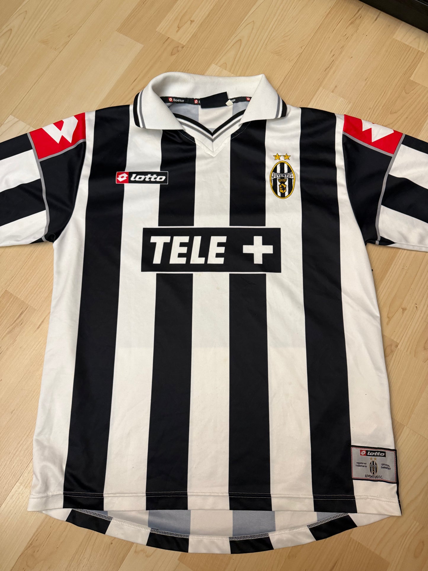 Juventus 2000/2001 Home Shirt (M)