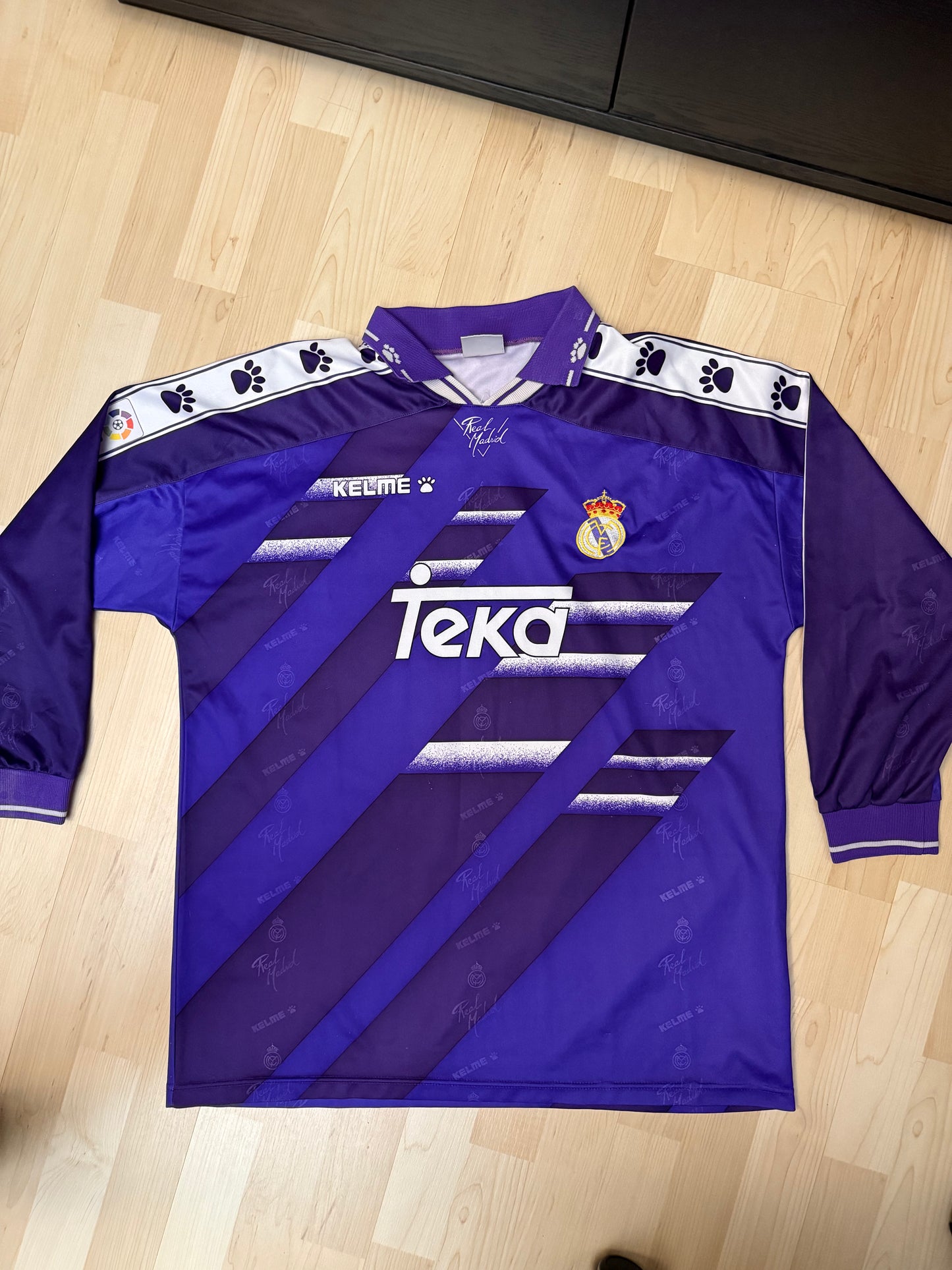 Real Madrid 1994/1996 Away Shirt Longsleeve (L/XL)