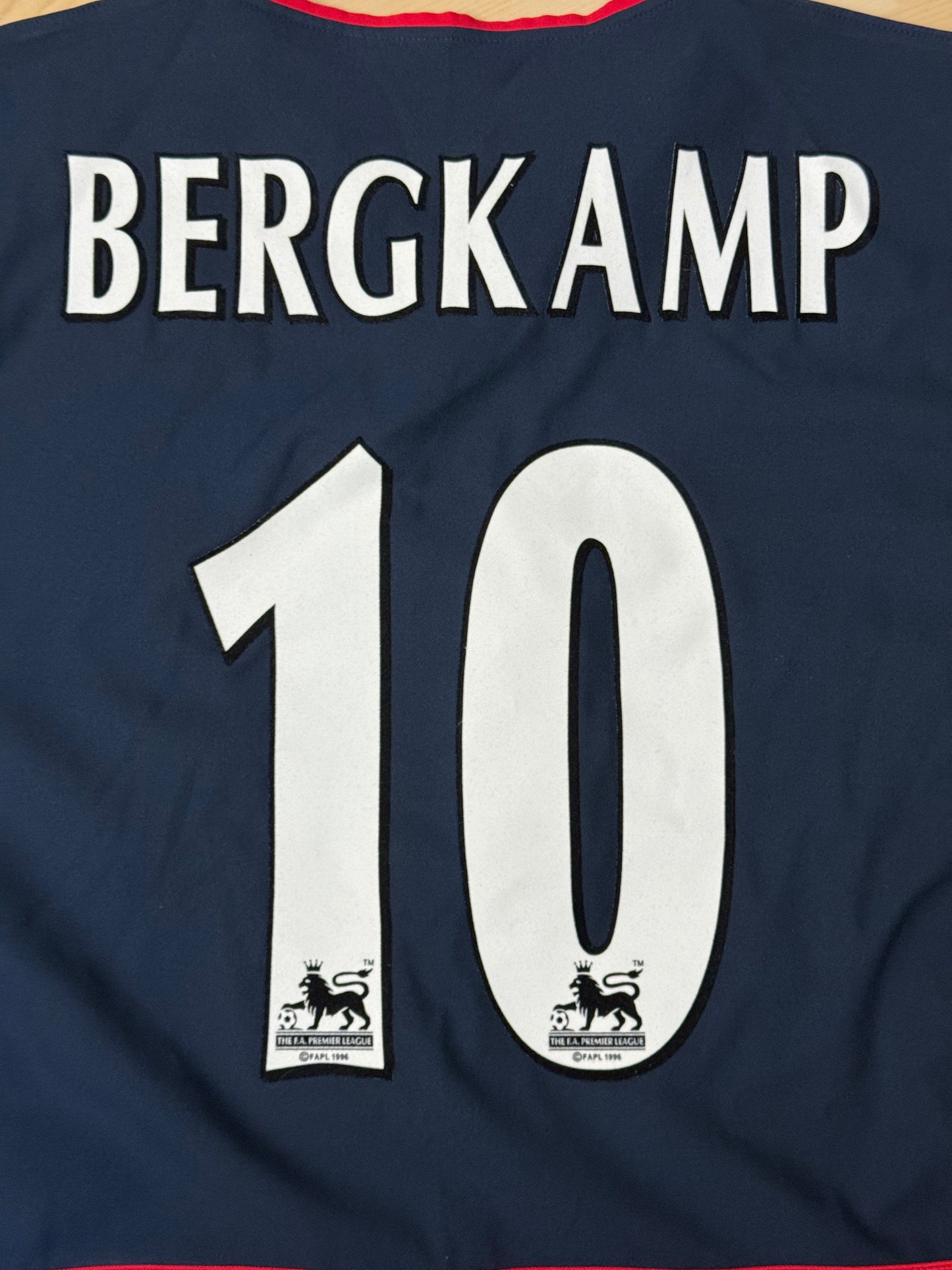 Arsenal 2002/2003 Away Shirt (#10 Bergkamp) (L/XL)
