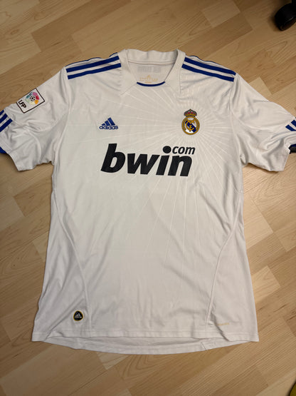 Real Madrid 2010/2011 Away Shirt (#7 Ronaldo) (XL)