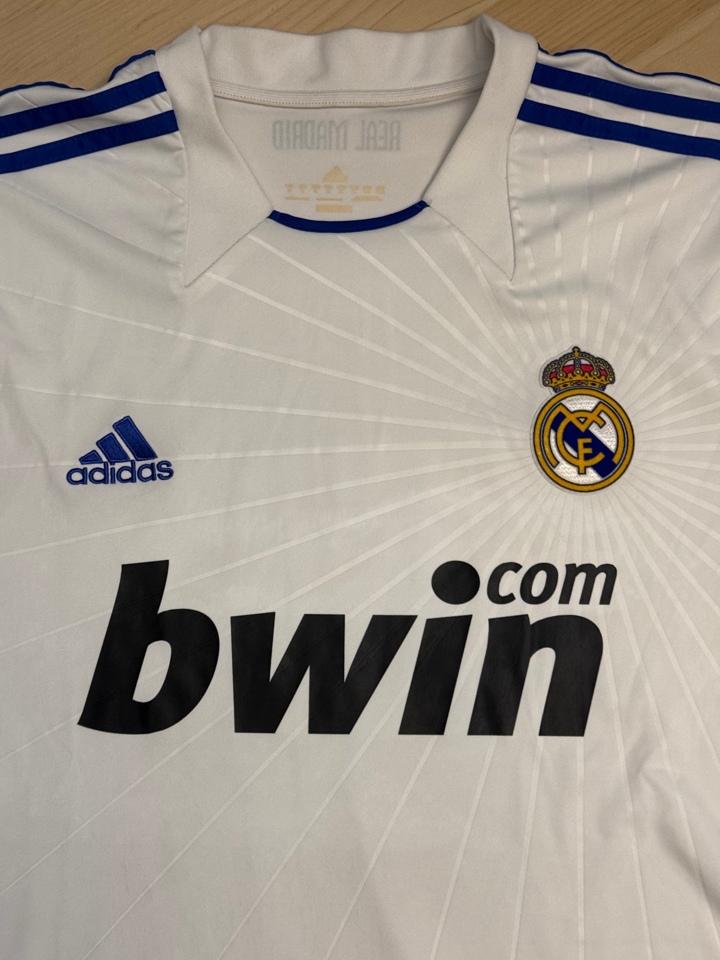 Real Madrid 2010/2011 Away Shirt (#7 Ronaldo) (XL)