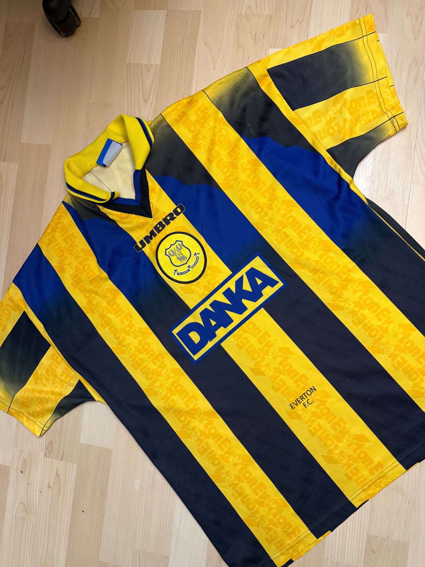 Everton 1996/1997 Away Shirt (XL)