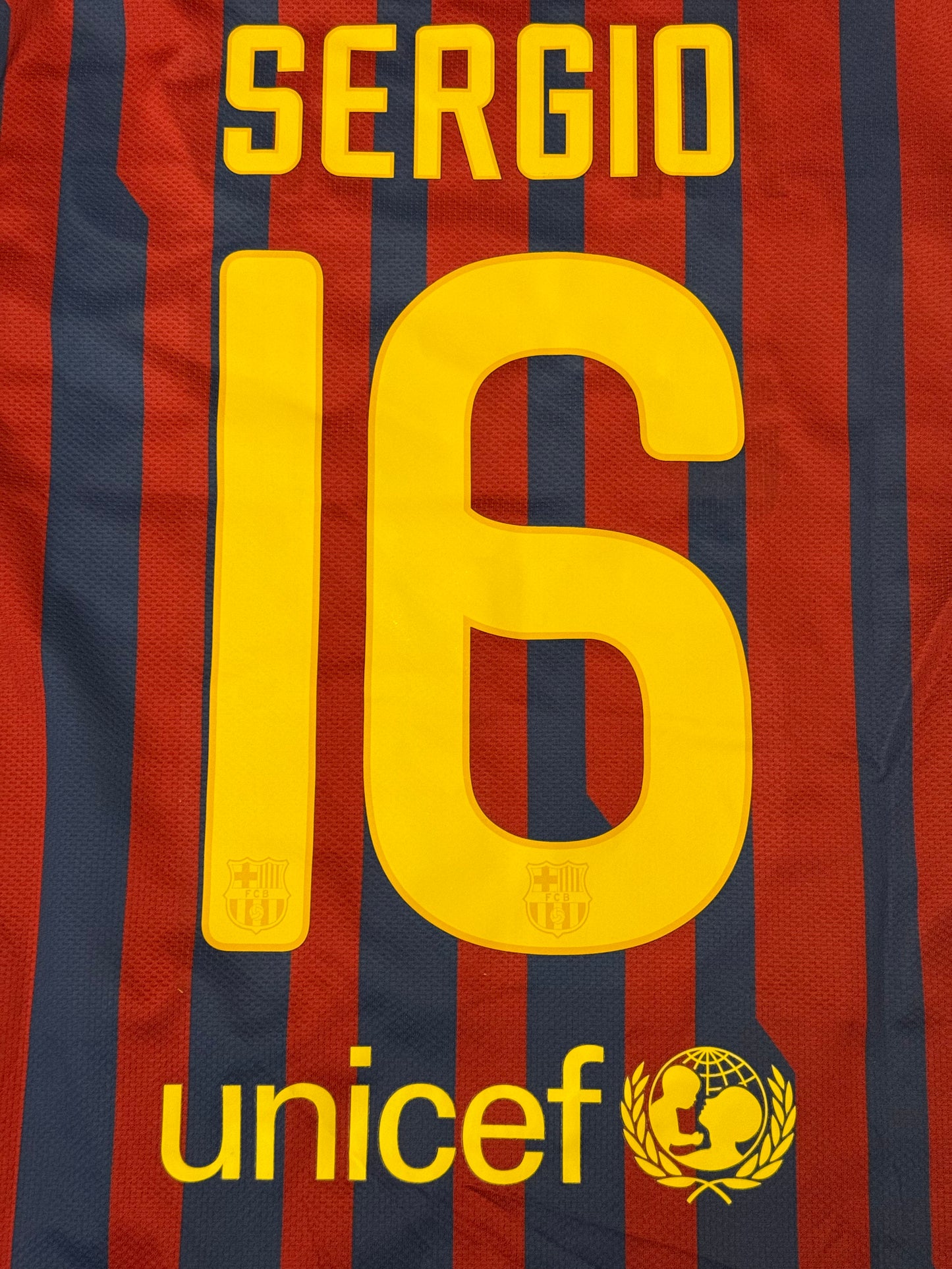 Barcelona 2011/2012 Home Shirt (#16 Sergio) (M)