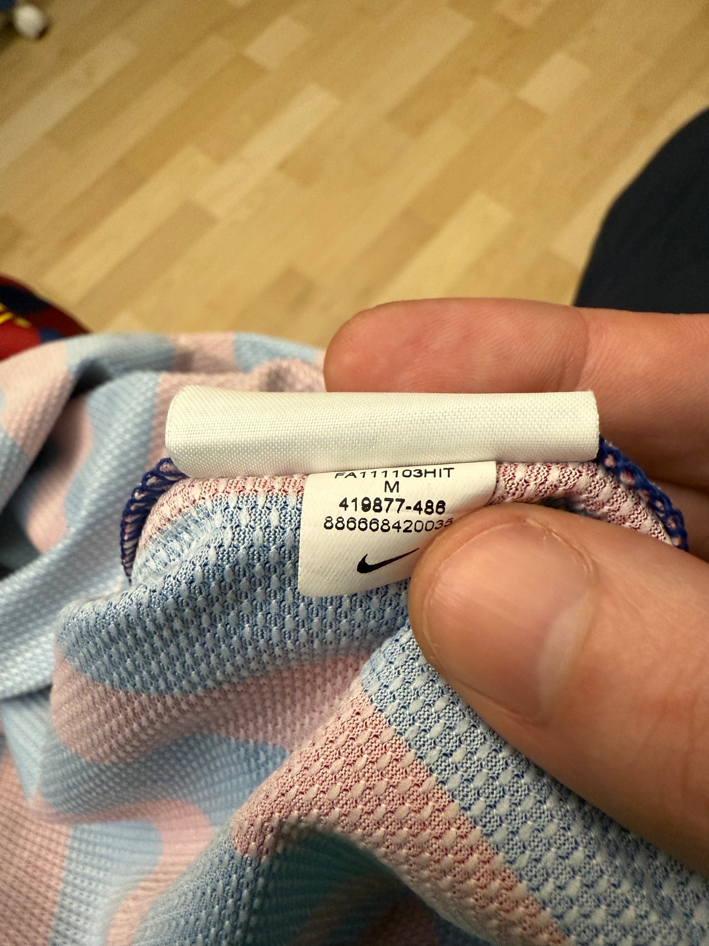 Barcelona 2011/2012 Home Shirt (#16 Sergio) (M)